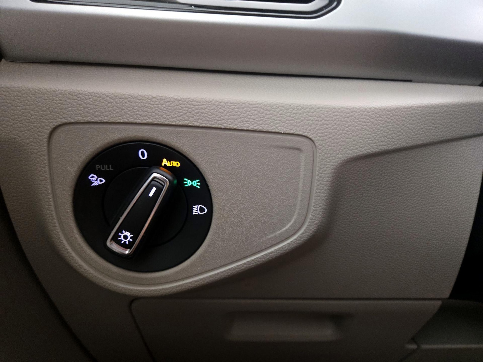 2023 Volkswagen Atlas SE w/Tech - Photo 14