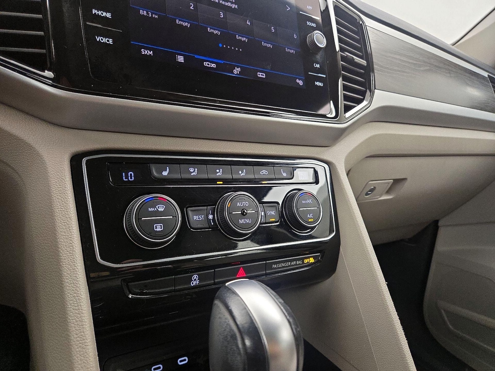 2023 Volkswagen Atlas SE w/Tech - Photo 17
