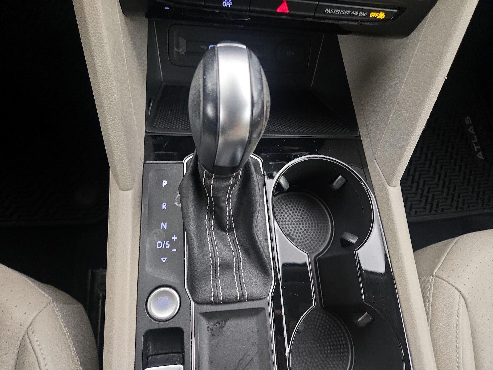 2023 Volkswagen Atlas SE w/Tech - Photo 18