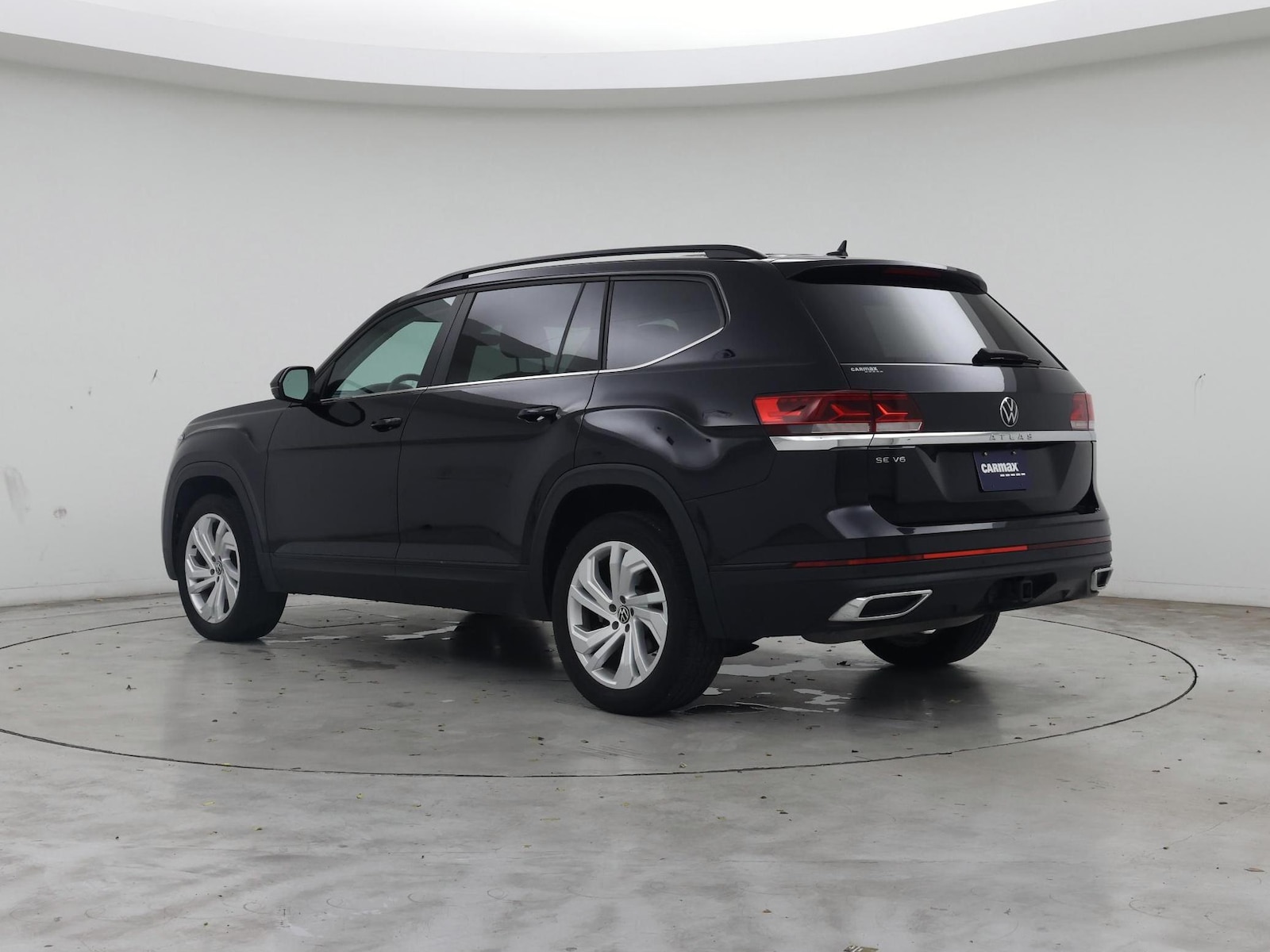 2023 Volkswagen Atlas SE w/Tech - Photo 3