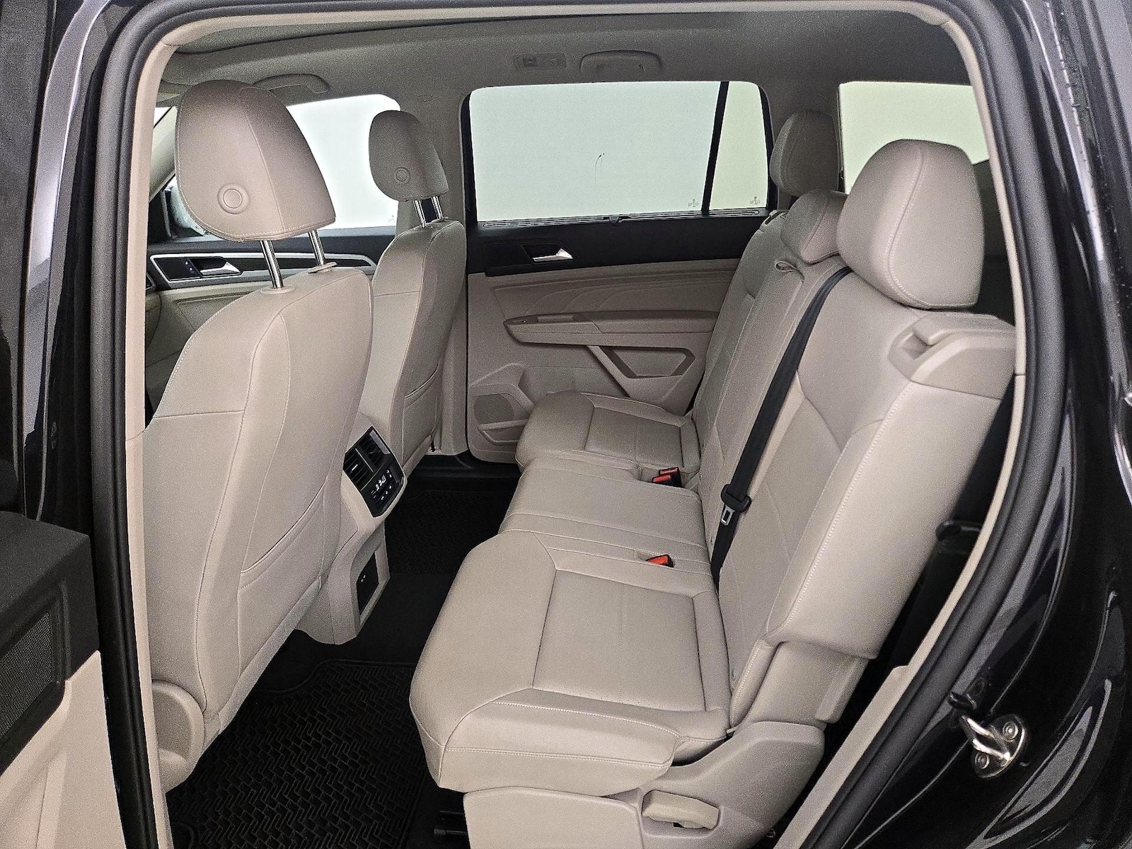 2023 Volkswagen Atlas SE w/Tech - Photo 21
