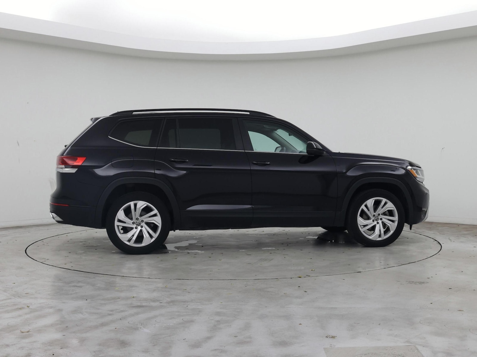 2023 Volkswagen Atlas SE w/Tech - Photo 8