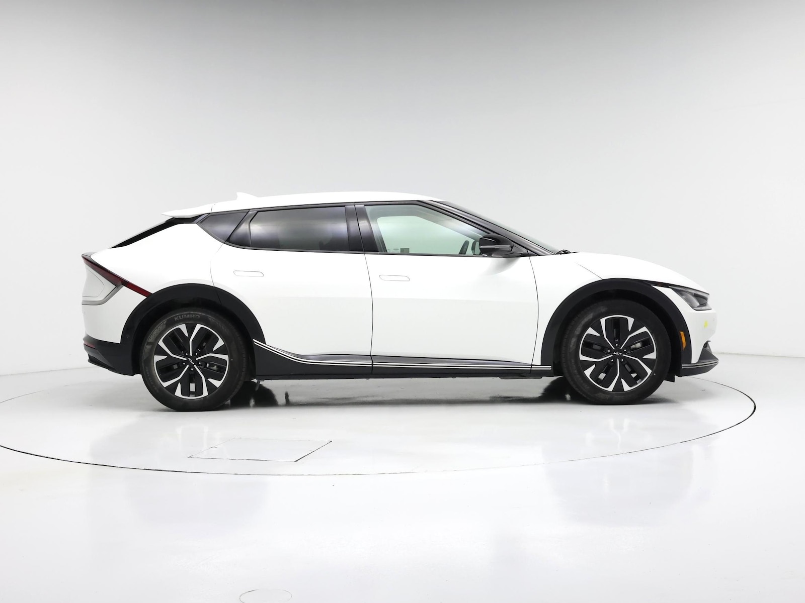 2024 Kia EV6 Wind - Photo 8