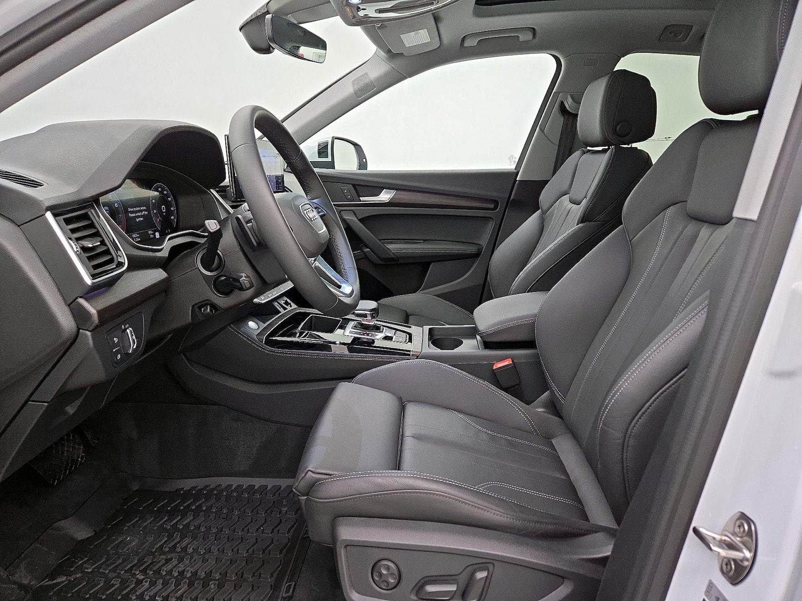 2025 Audi Q5 Premium Plus - Photo 12