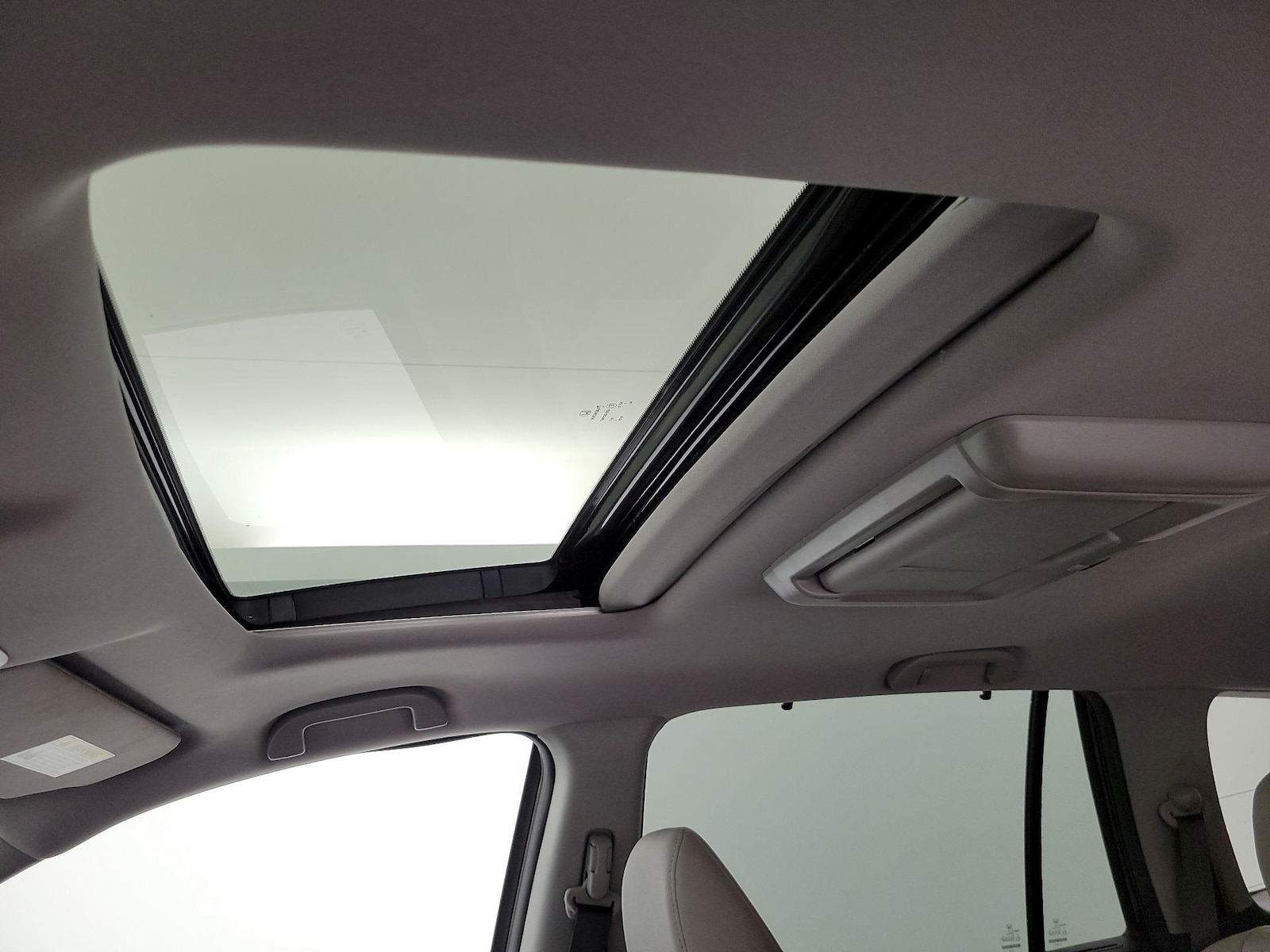 Sunroof(s) & Overhead Airbags