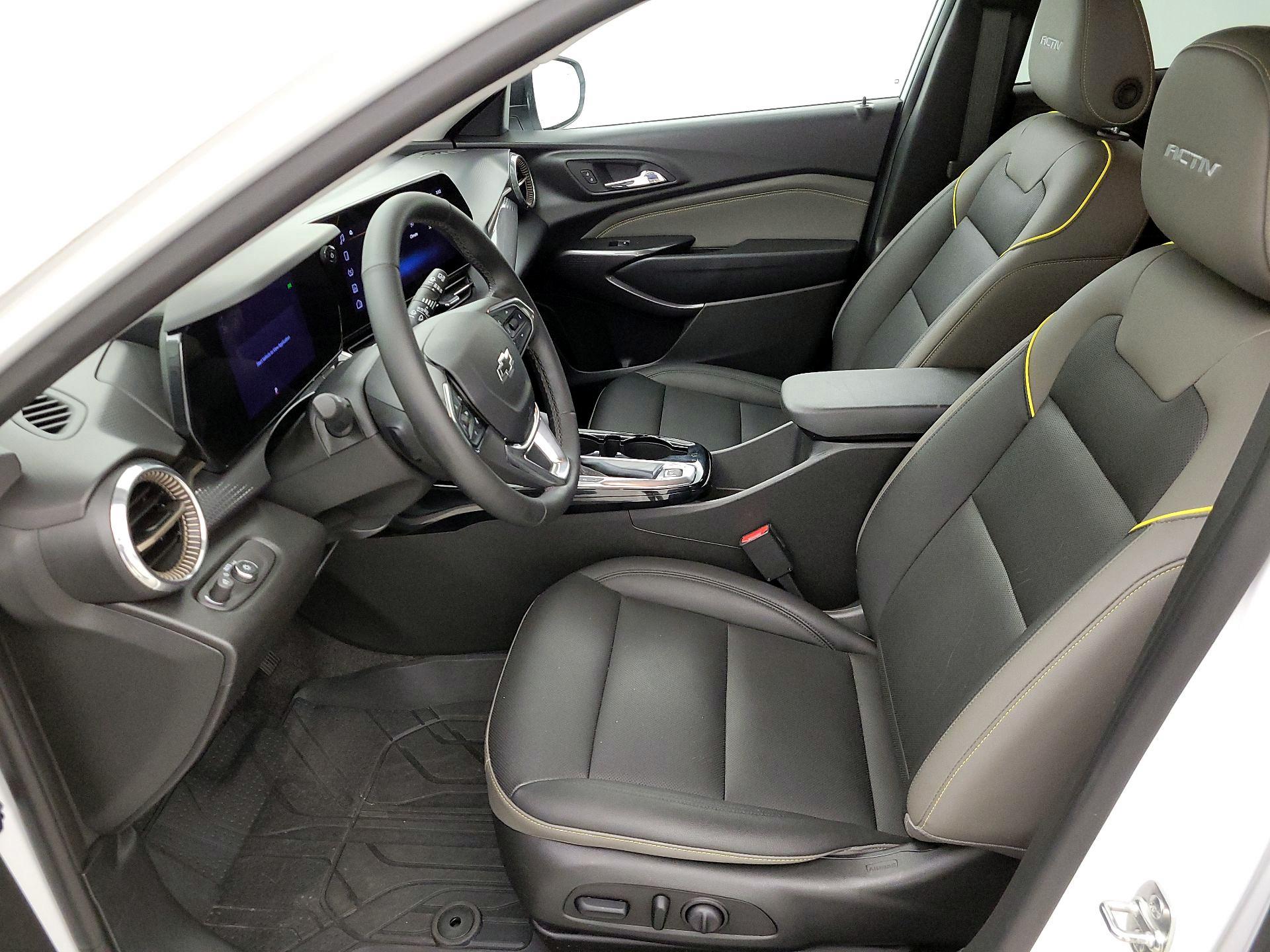 Thumbnail: 2025 Chevrolet Trax - 11
