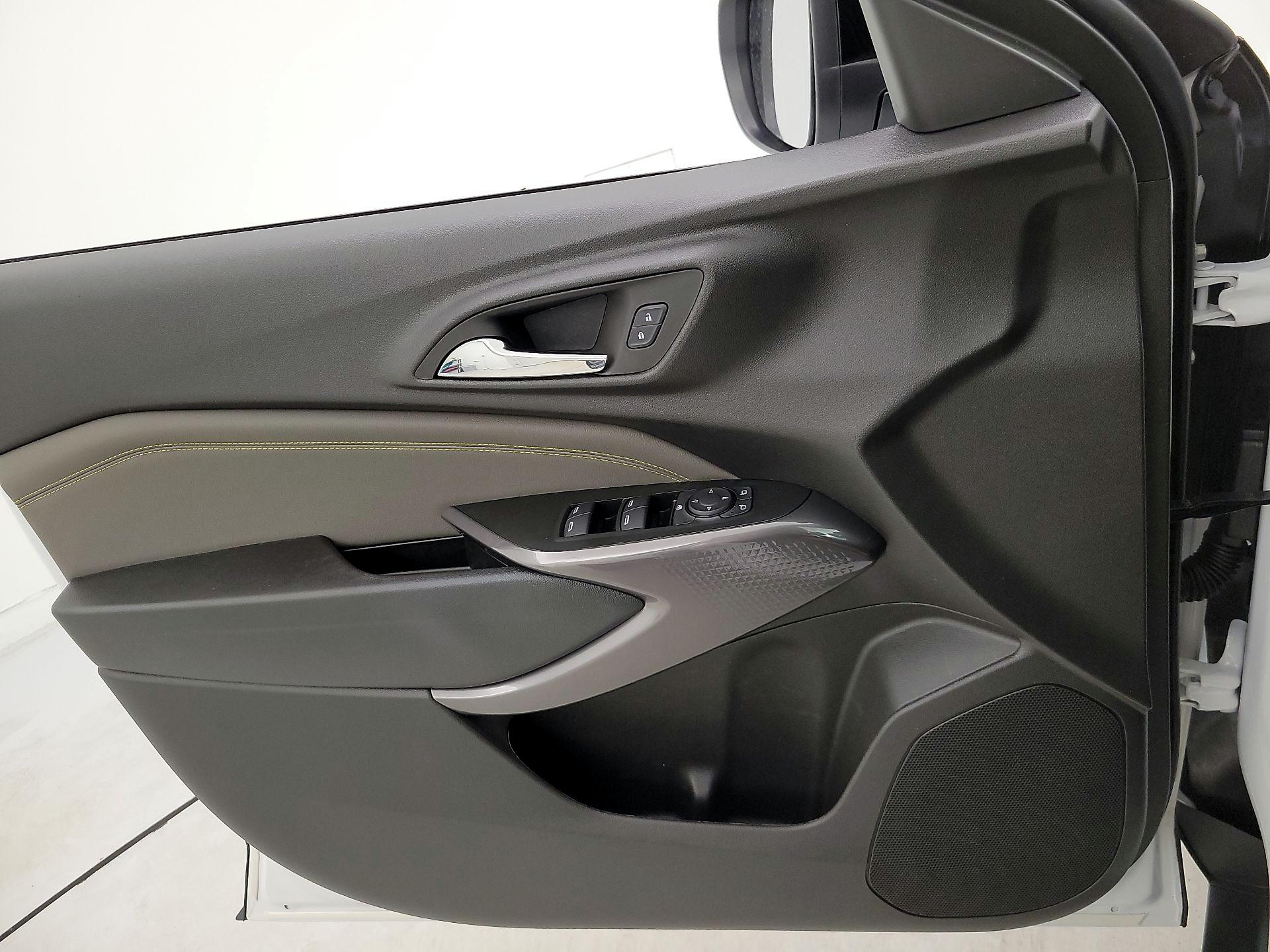 Thumbnail: 2025 Chevrolet Trax - 12