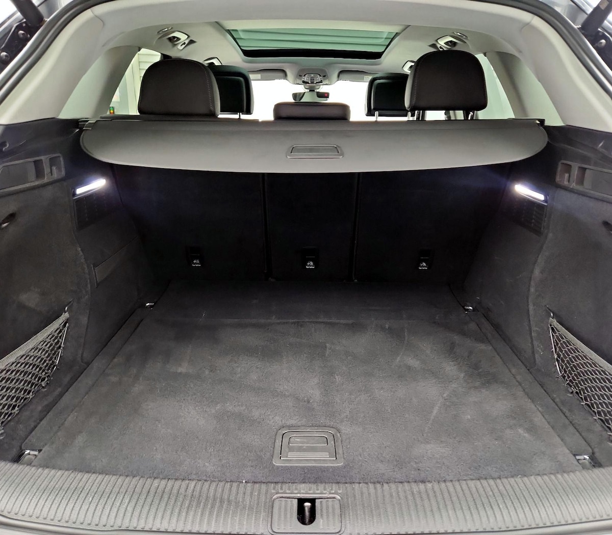 Trunk/Cargo (Seats Up)