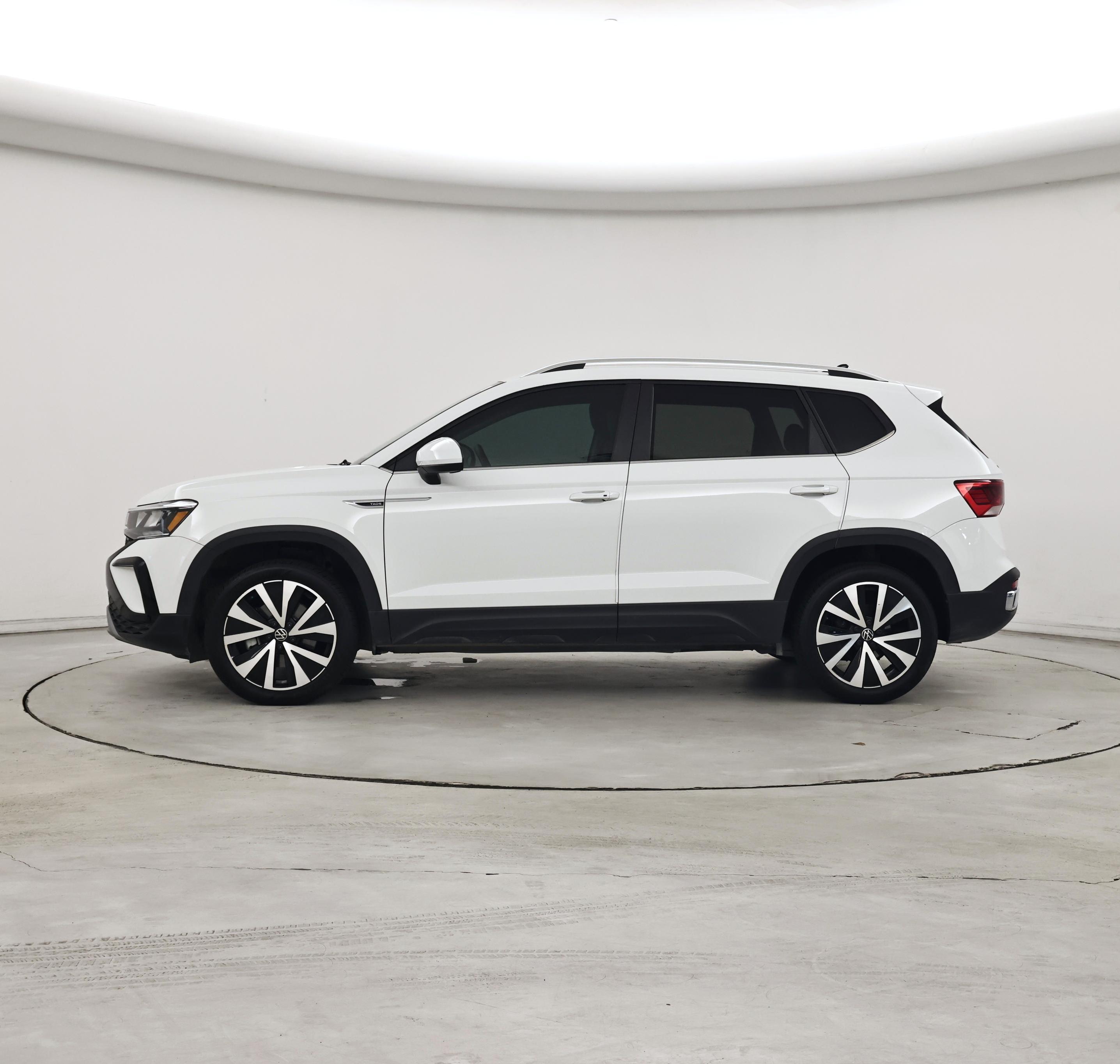 Thumbnail: 2023 Volkswagen Taos - 3