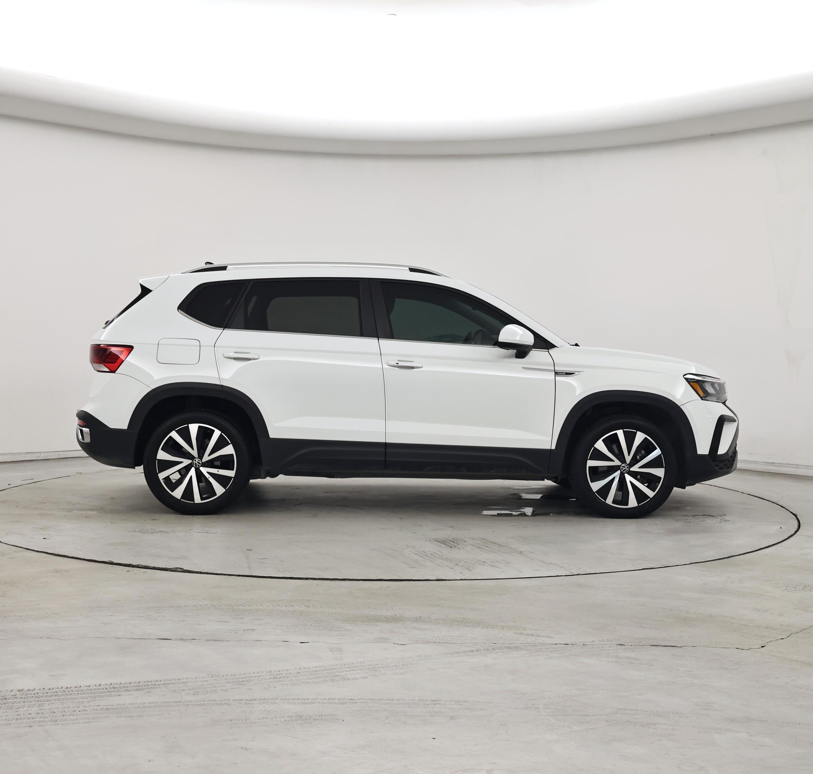 Thumbnail: 2023 Volkswagen Taos - 7