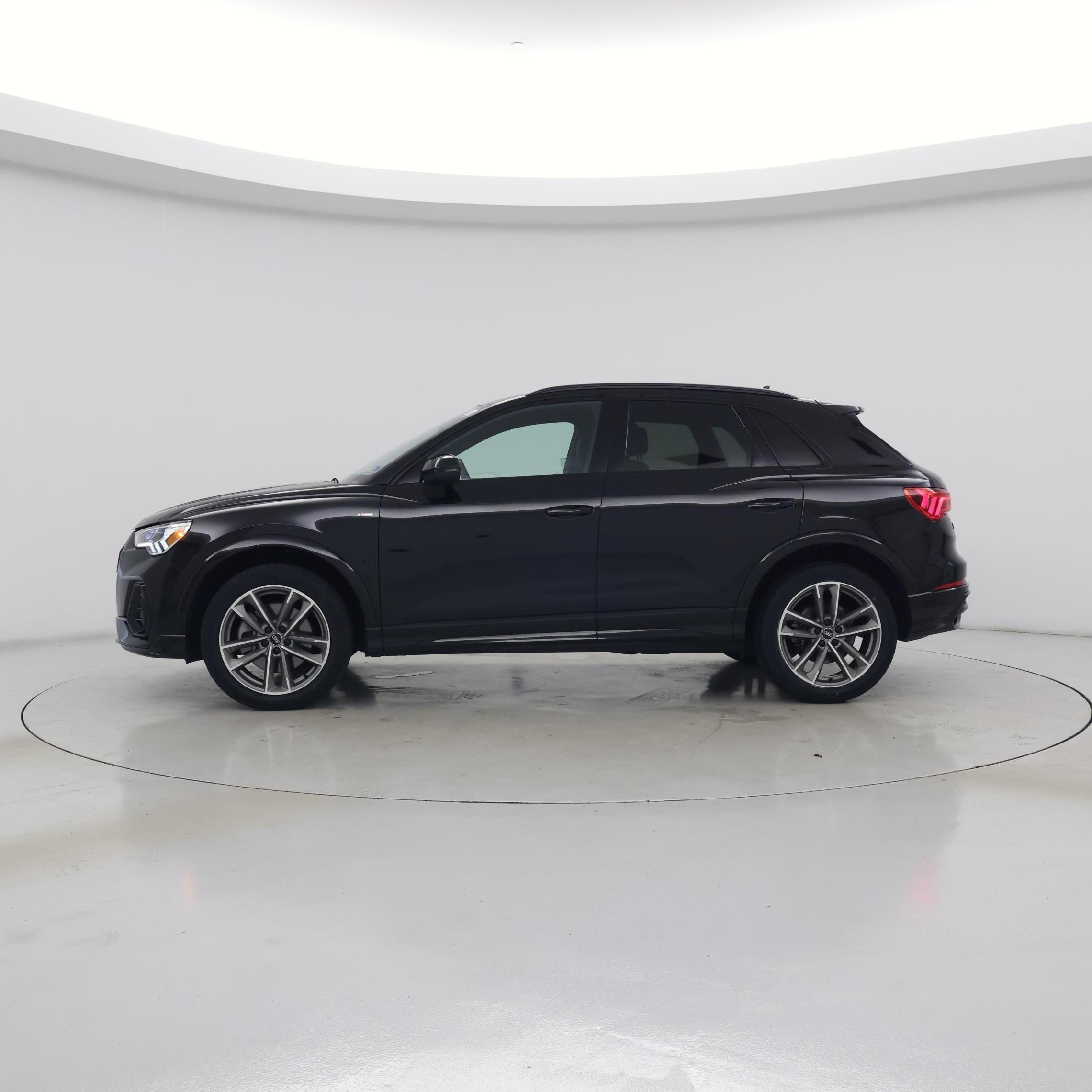 Thumbnail: 2022 Audi Q3 - 3