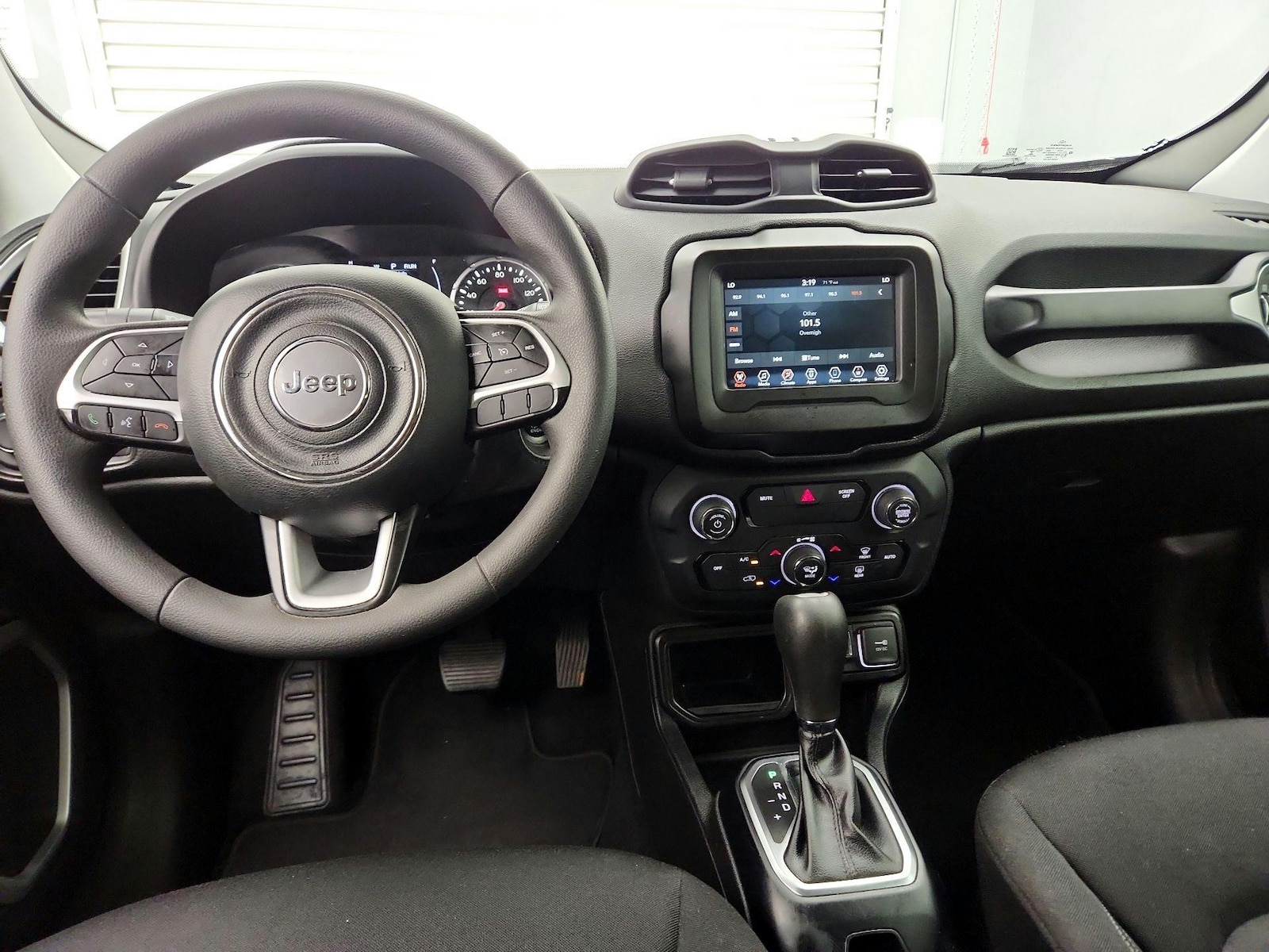2020 Jeep Renegade Jeepster - Photo 10
