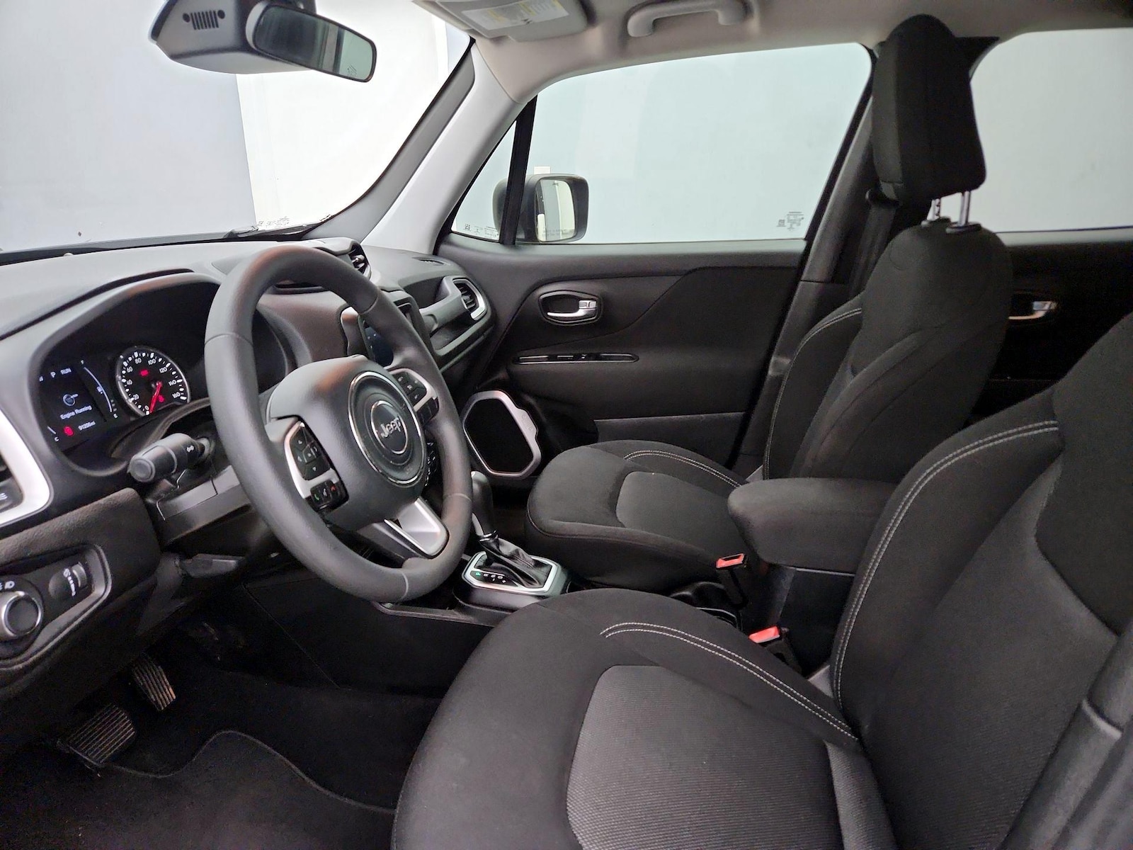 2020 Jeep Renegade Jeepster - Photo 12