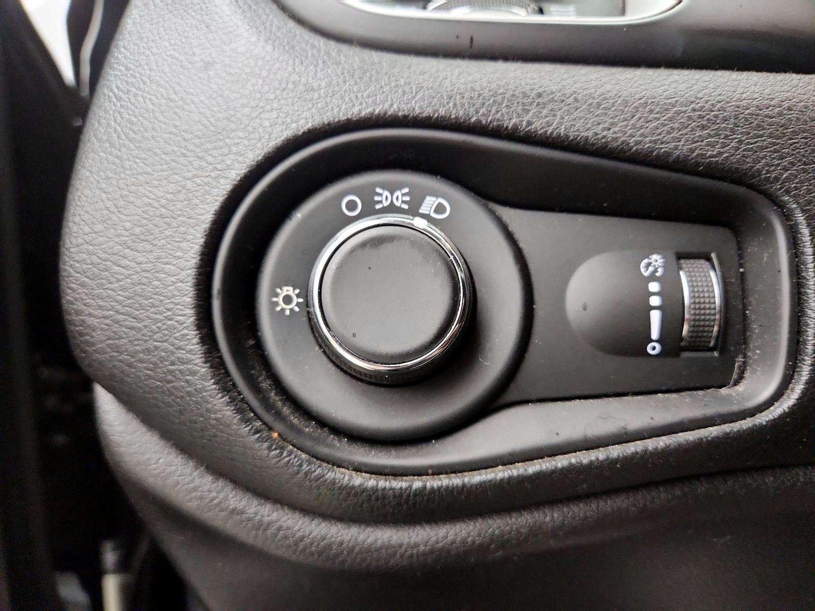 2020 Jeep Renegade Jeepster - Photo 14