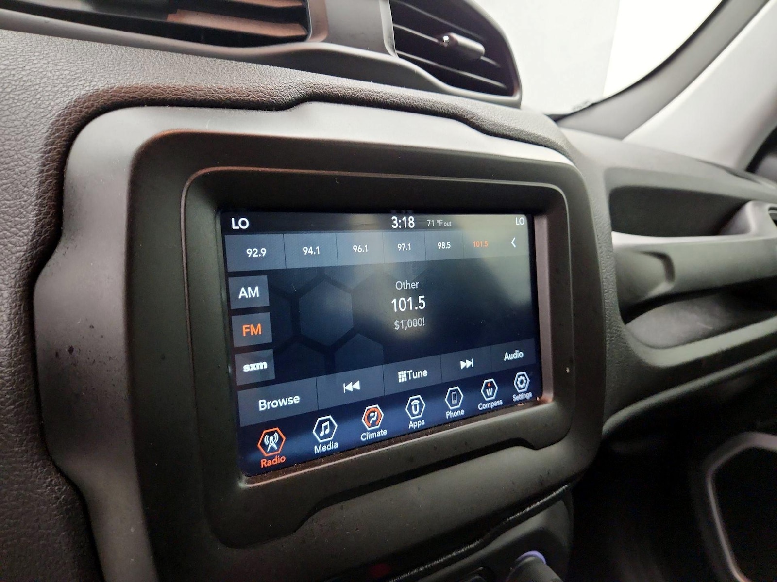 2020 Jeep Renegade Jeepster - Photo 16