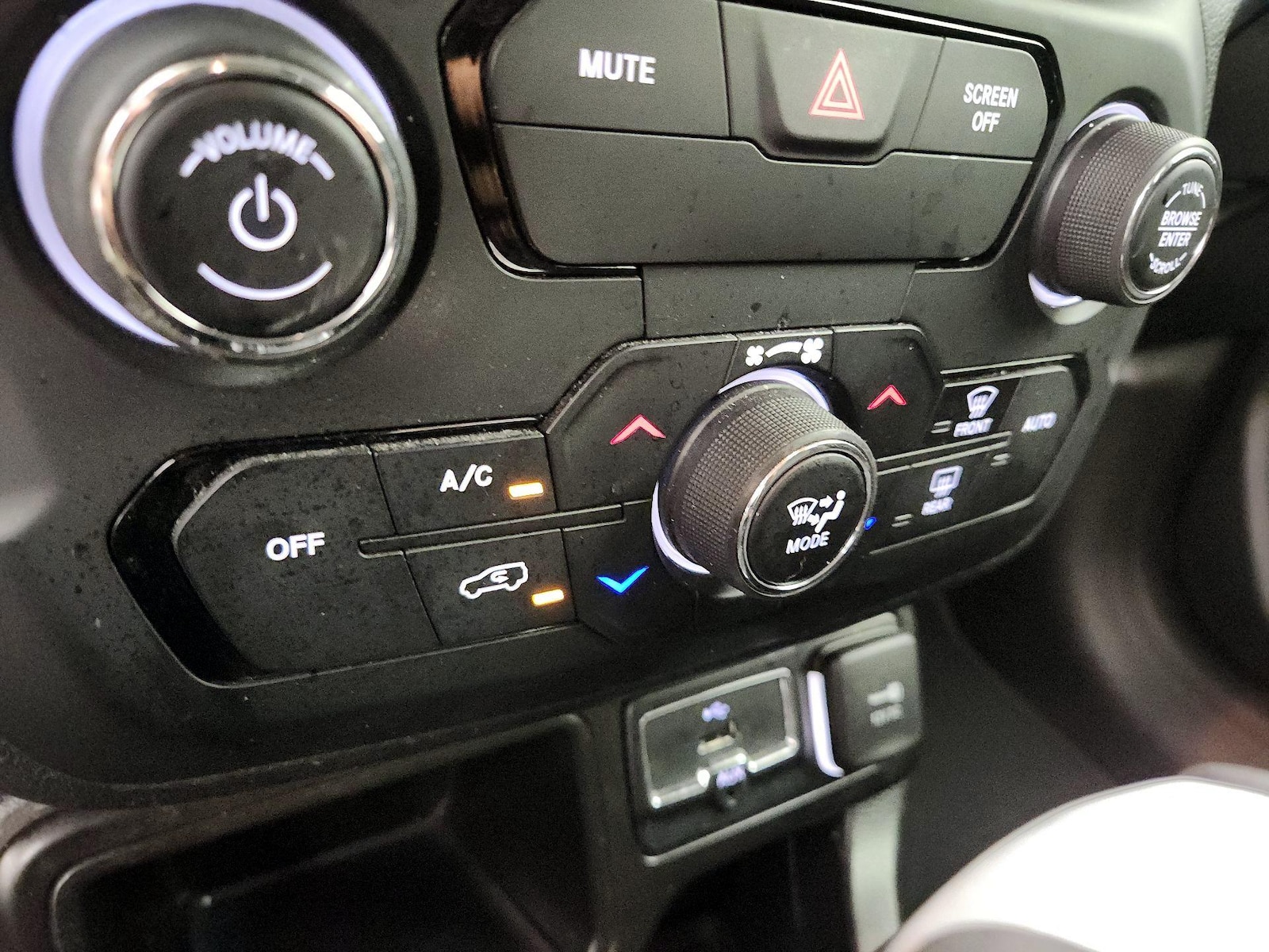 2020 Jeep Renegade Jeepster - Photo 17