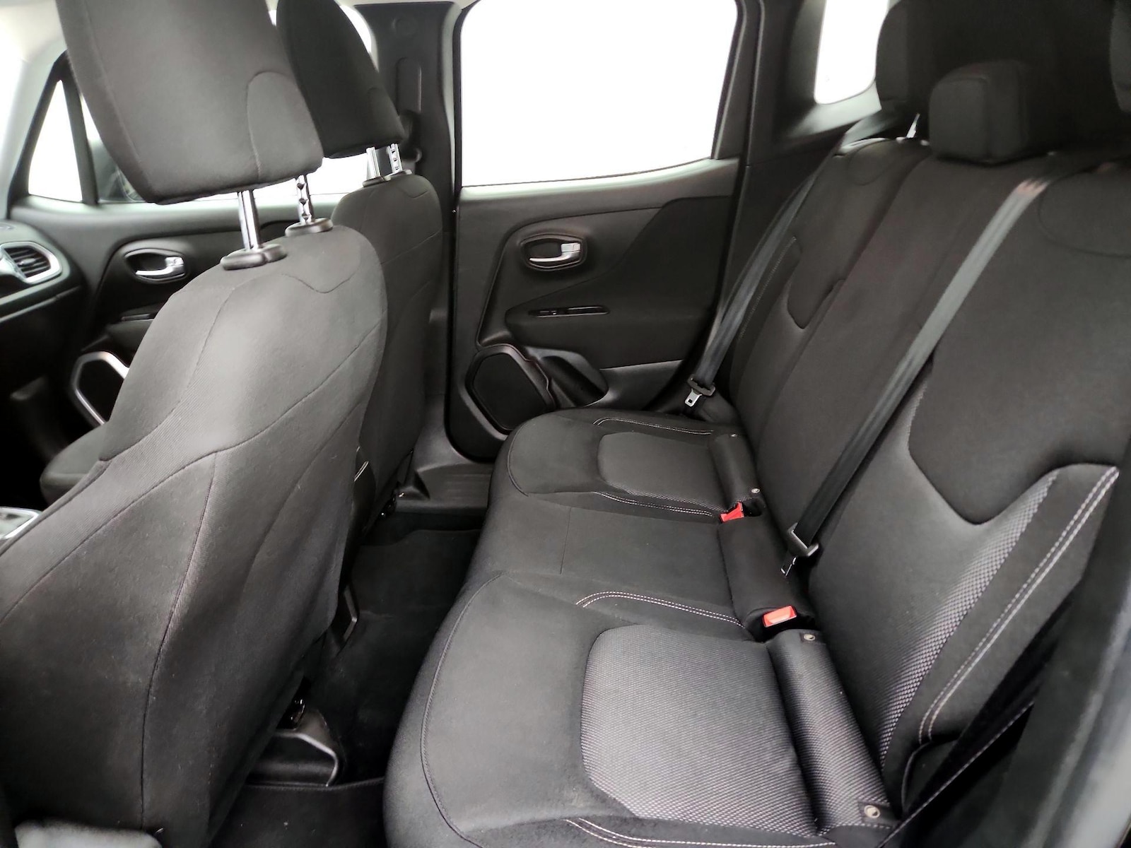 2020 Jeep Renegade Jeepster - Photo 20