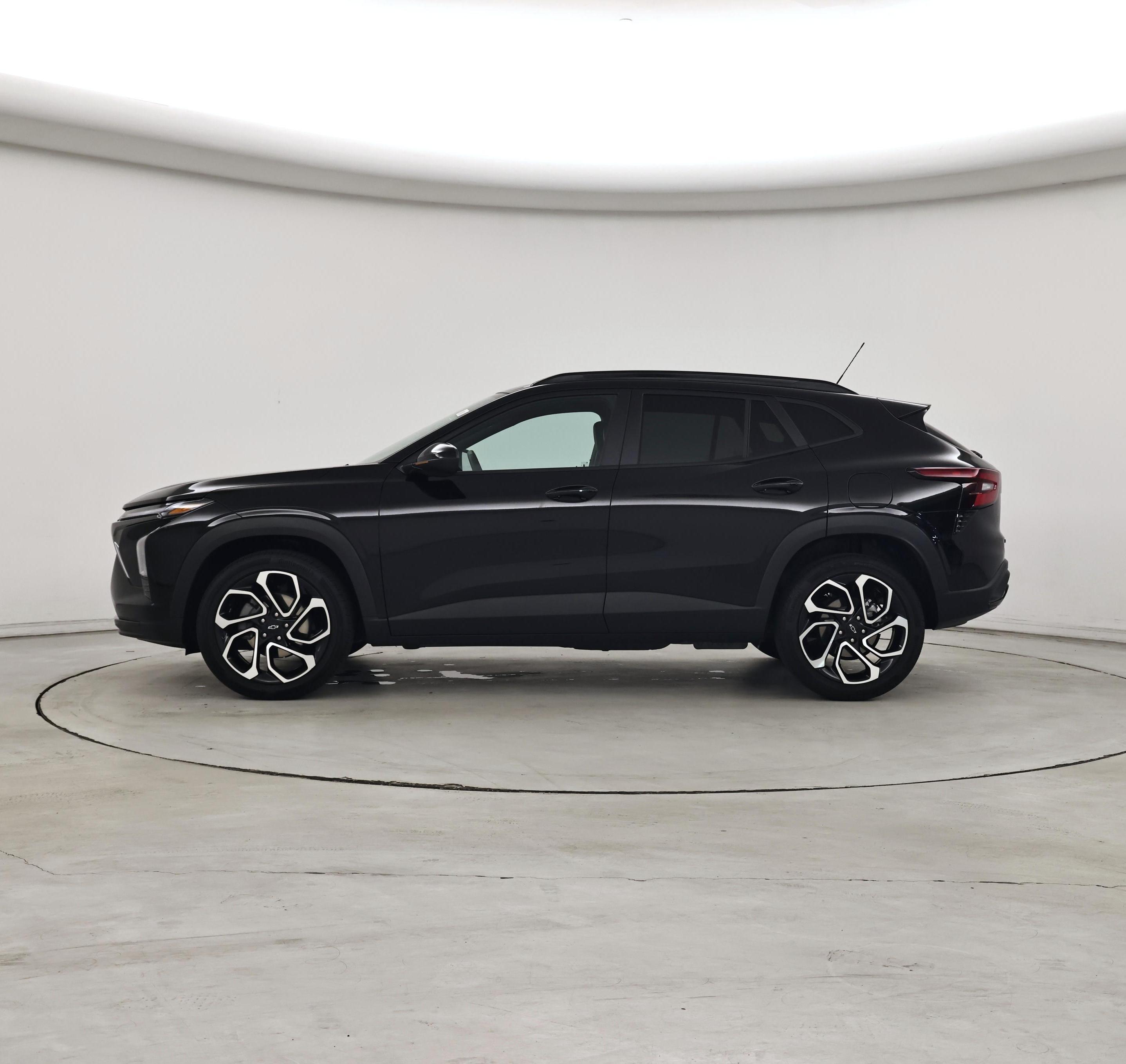 Thumbnail: 2025 Chevrolet Trax - 3