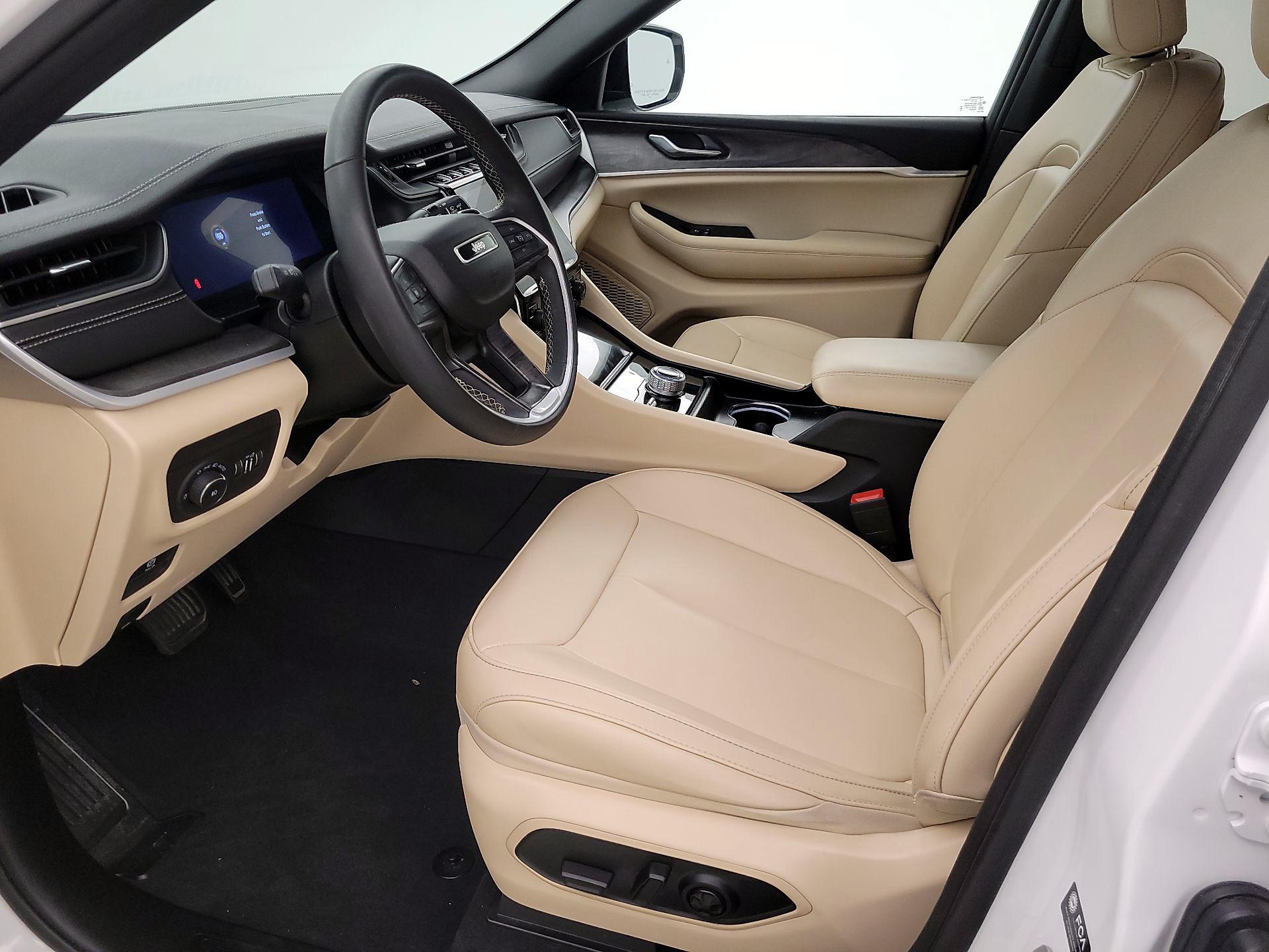 Thumbnail: 2024 Jeep Grand Cherokee - 11