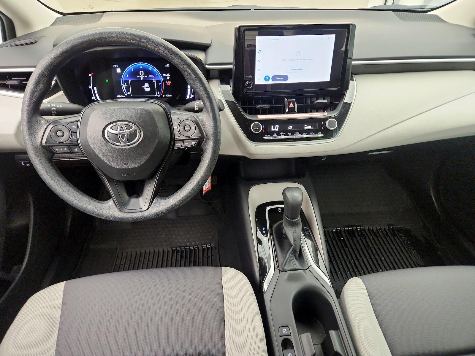2026 Toyota Corolla LE - Photo 10