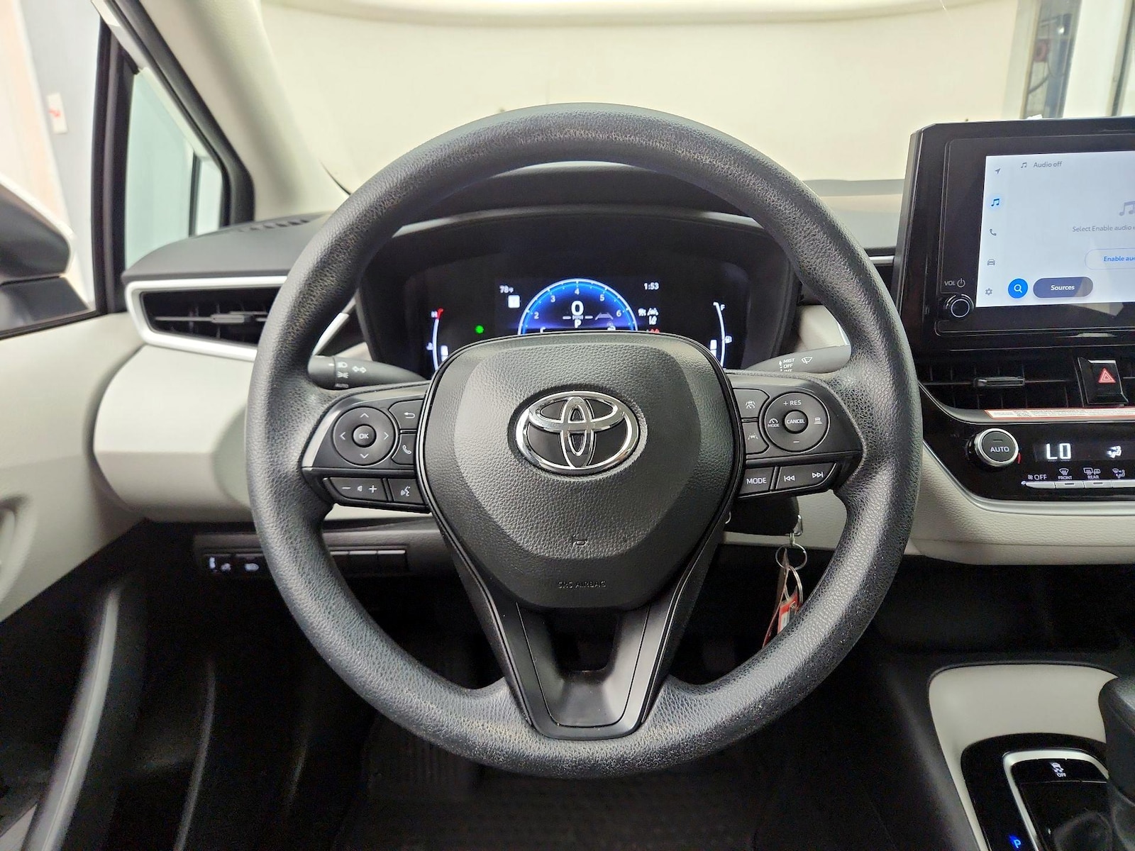 2026 Toyota Corolla LE - Photo 11