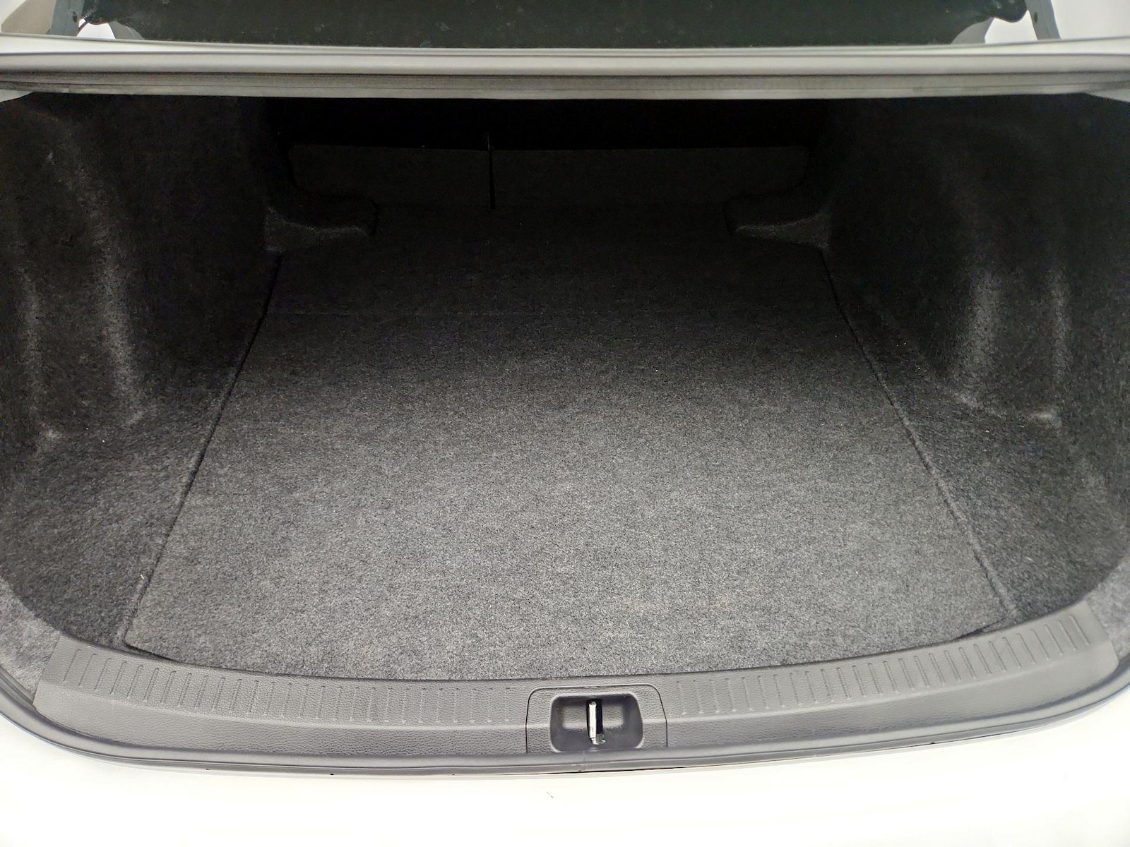 2026 Toyota Corolla LE - Photo 21