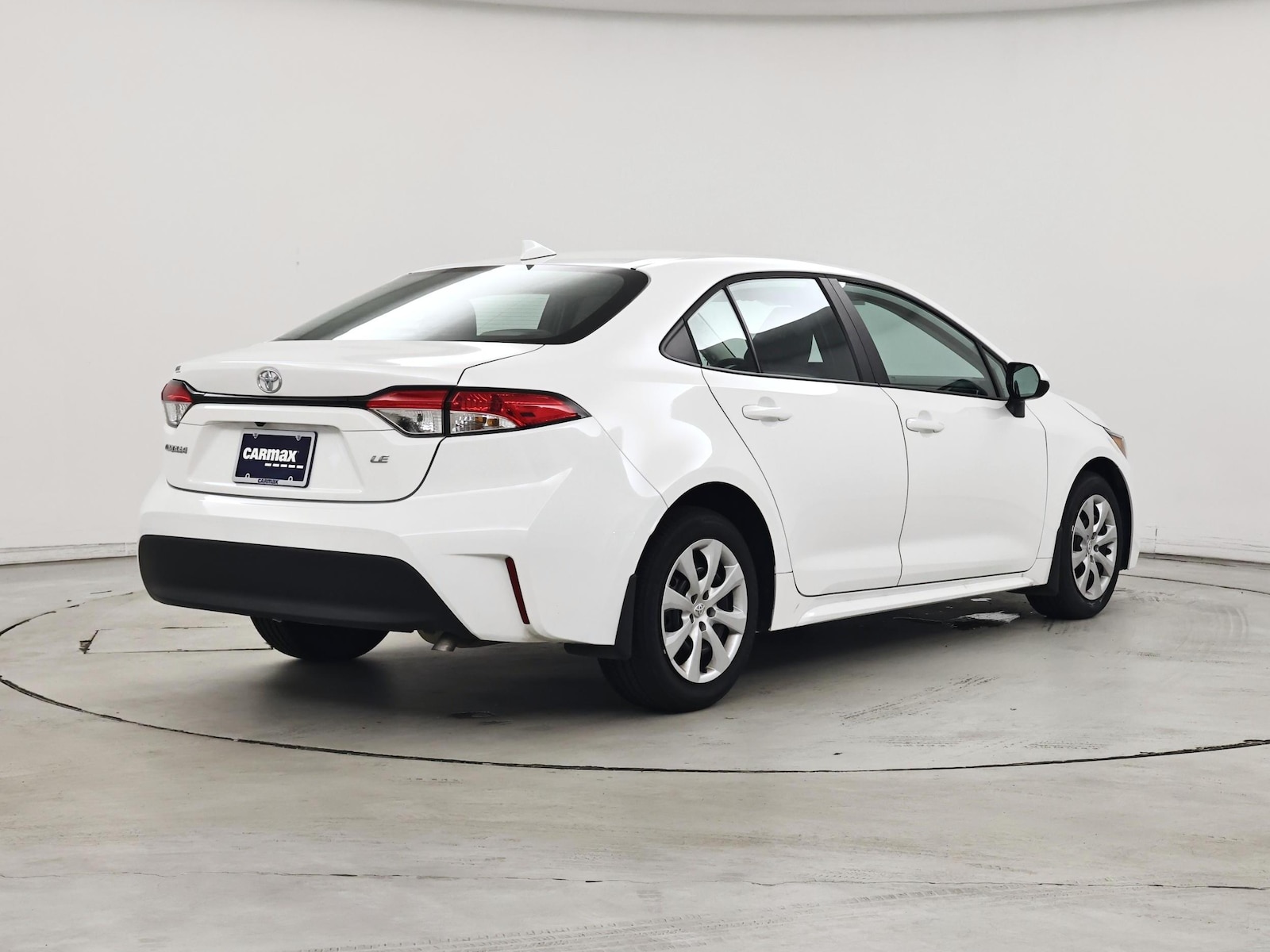 2026 Toyota Corolla LE - Photo 9