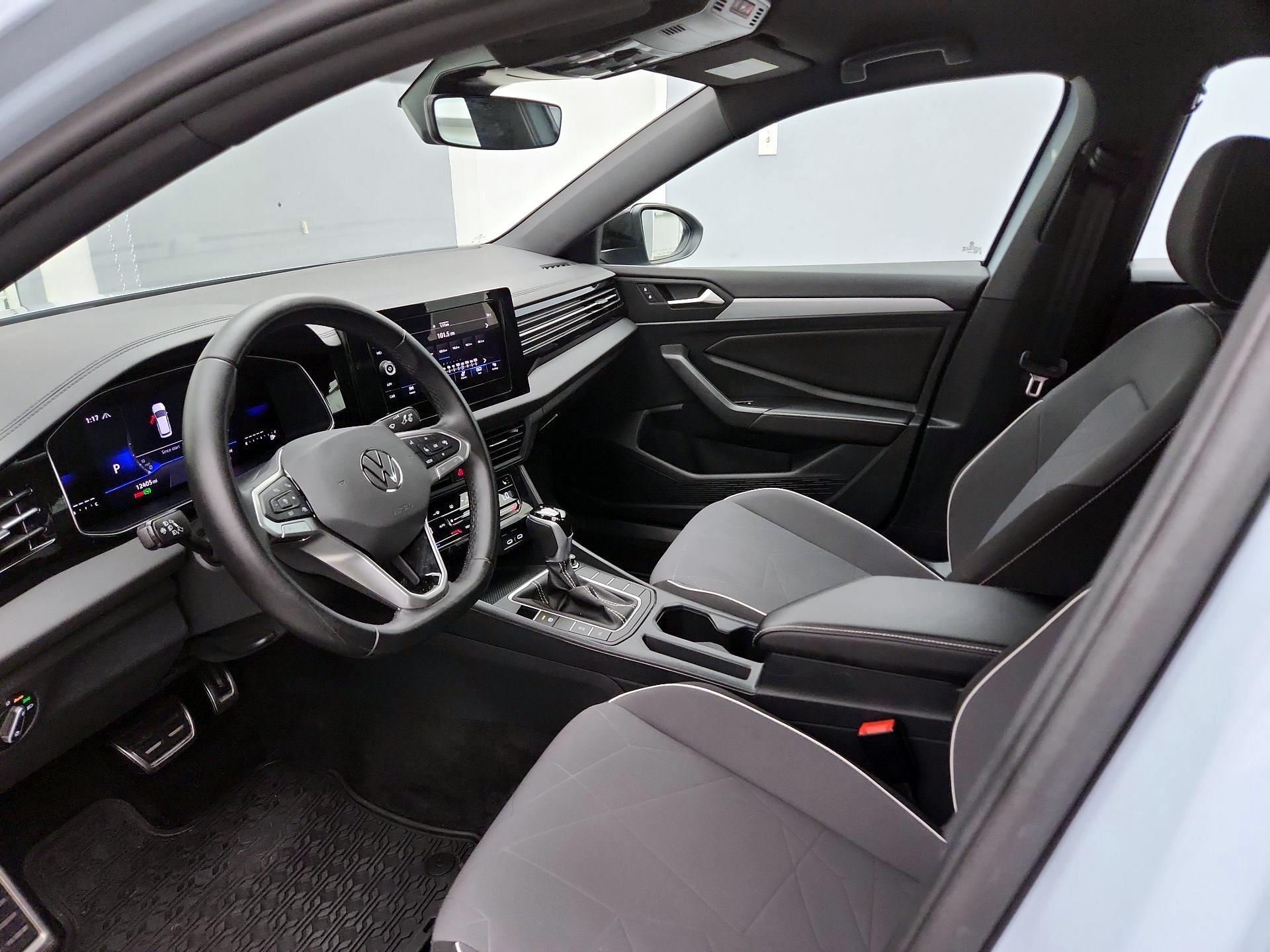 Thumbnail: 2025 Volkswagen Jetta - 11