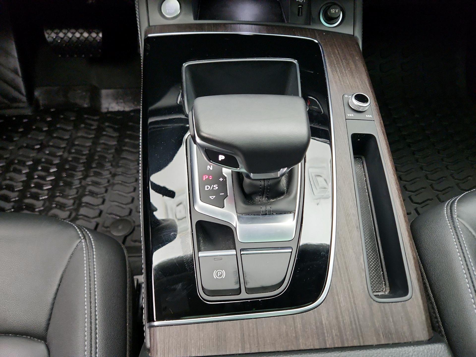 Thumbnail: 2023 Audi Q5 - 17