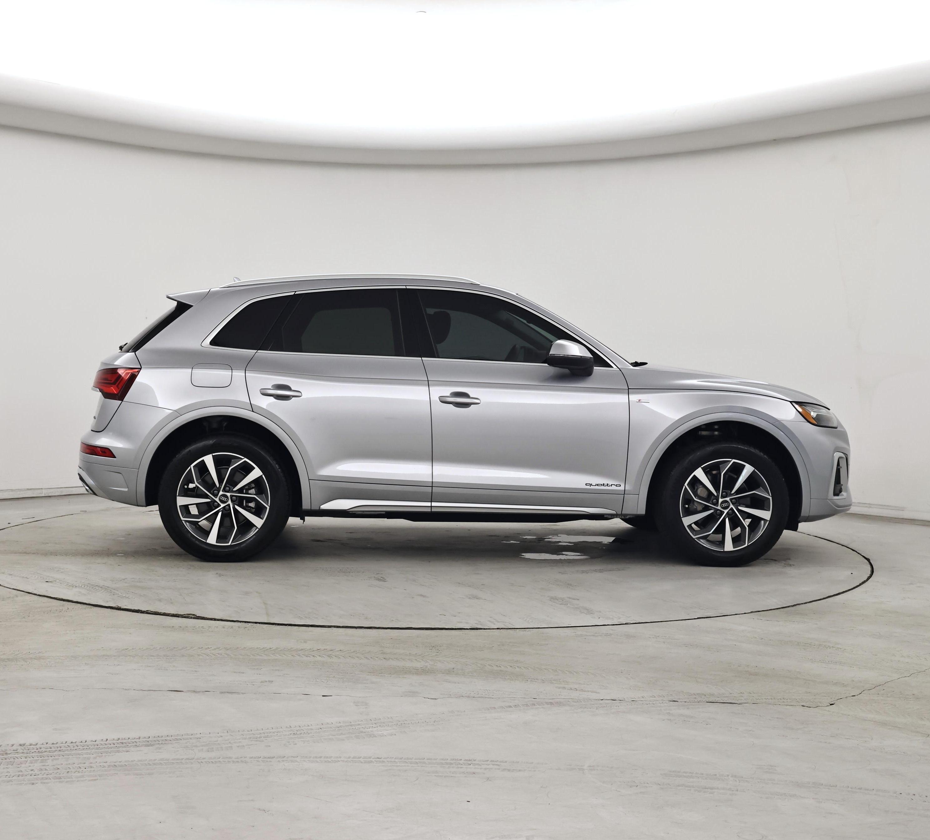 Thumbnail: 2023 Audi Q5 - 7