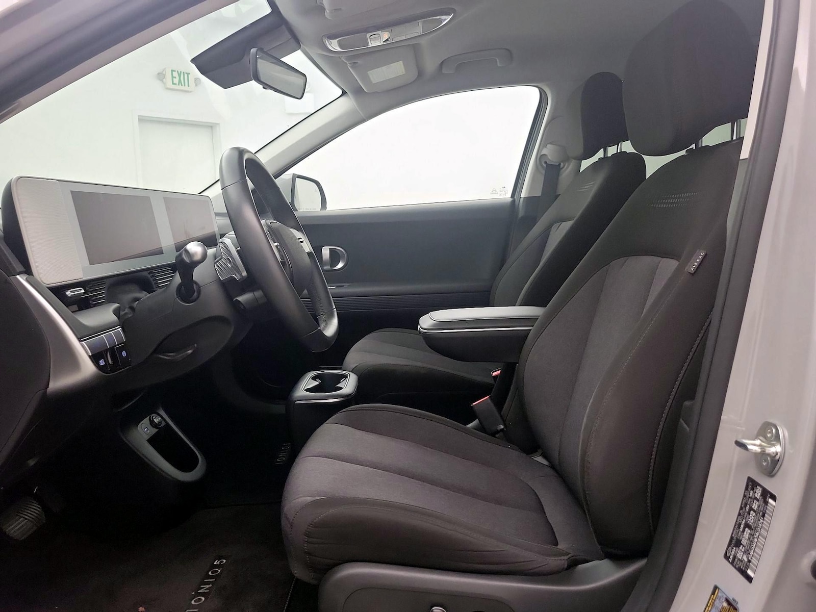 2024 Hyundai IONIQ 5 SE - Photo 10