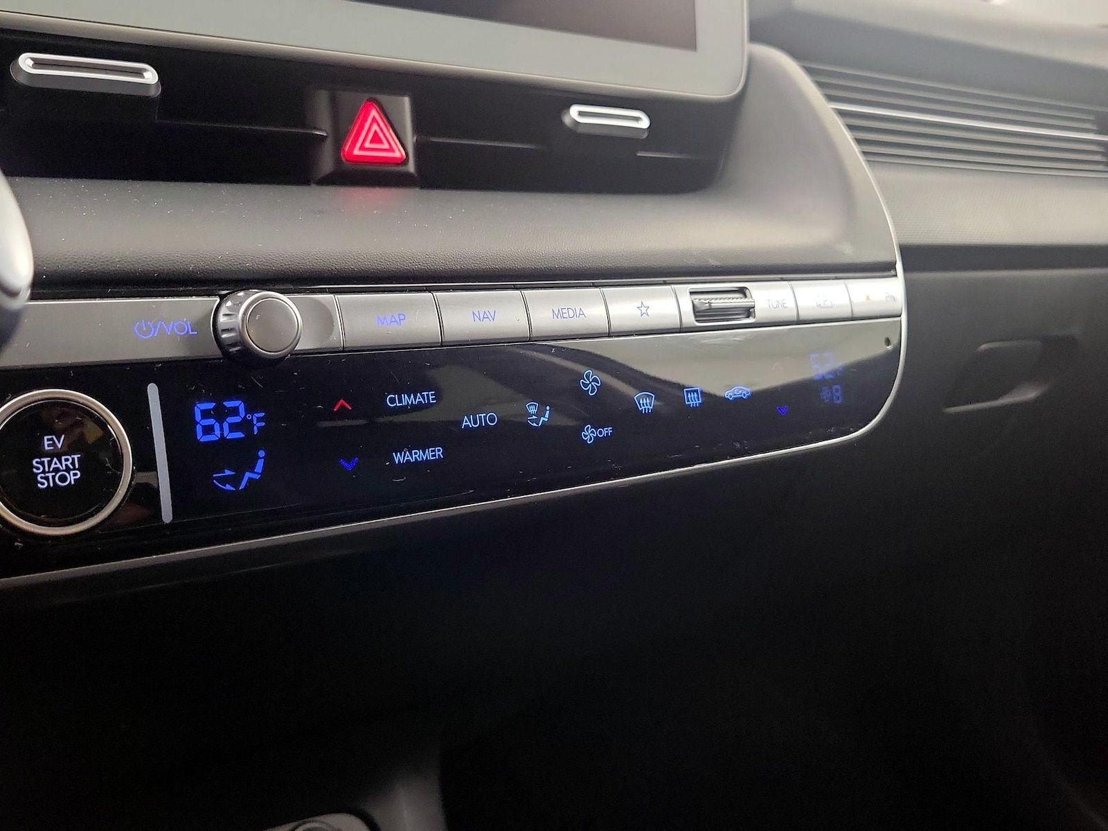 2024 Hyundai IONIQ 5 SE - Photo 16