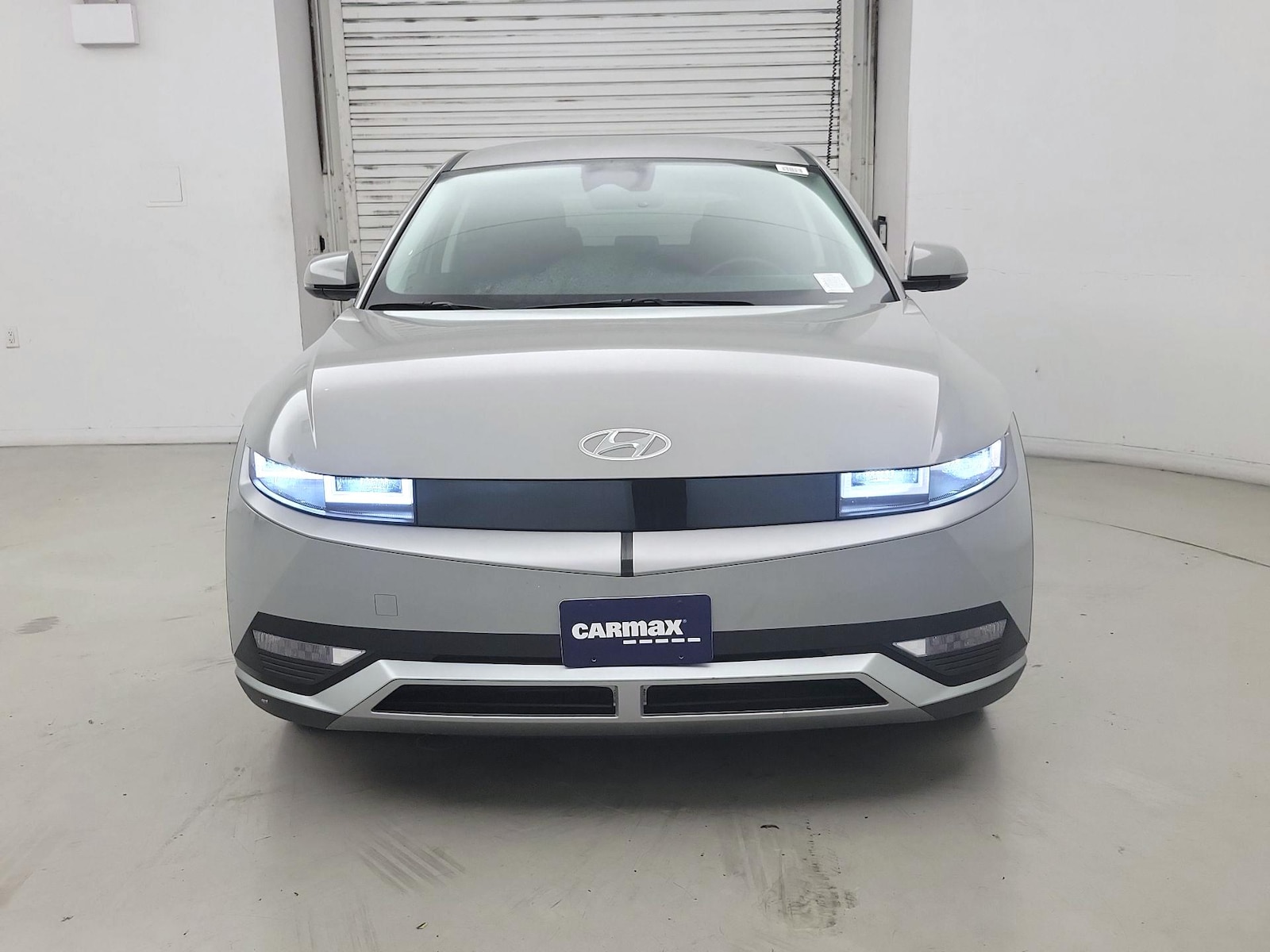 2024 Hyundai IONIQ 5 SE - Photo 2