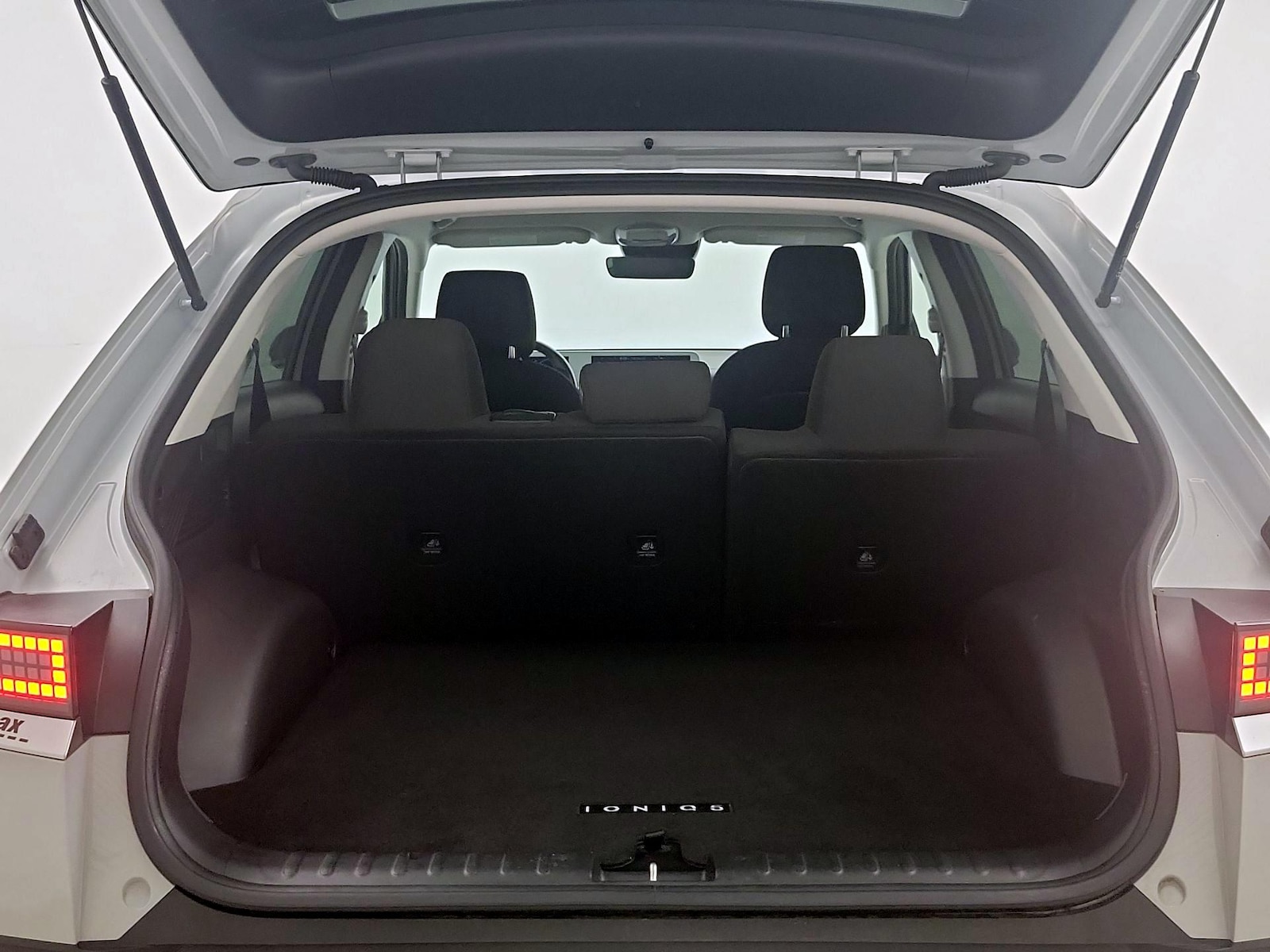2024 Hyundai IONIQ 5 SE - Photo 20