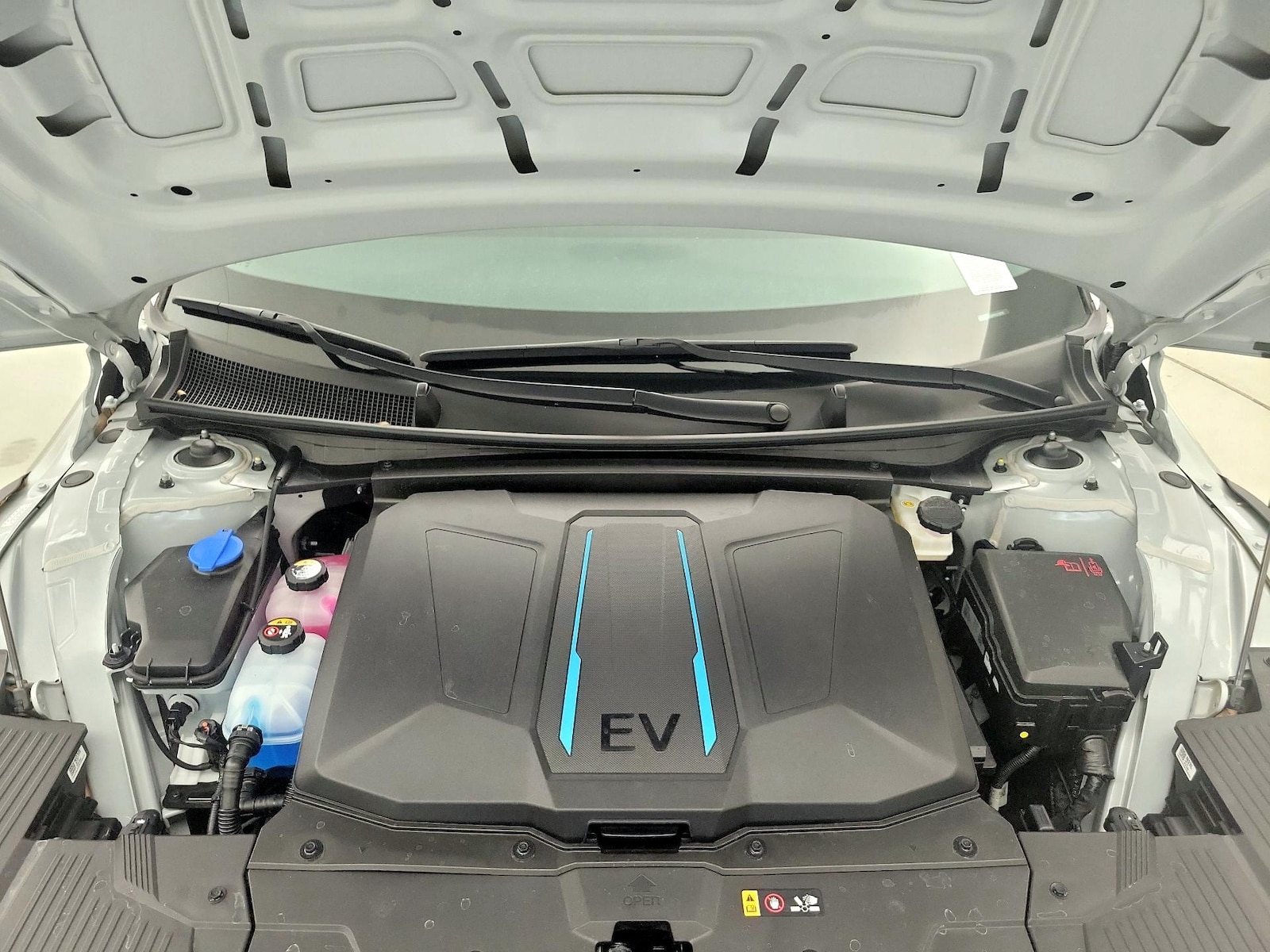 2024 Hyundai IONIQ 5 SE - Photo 21