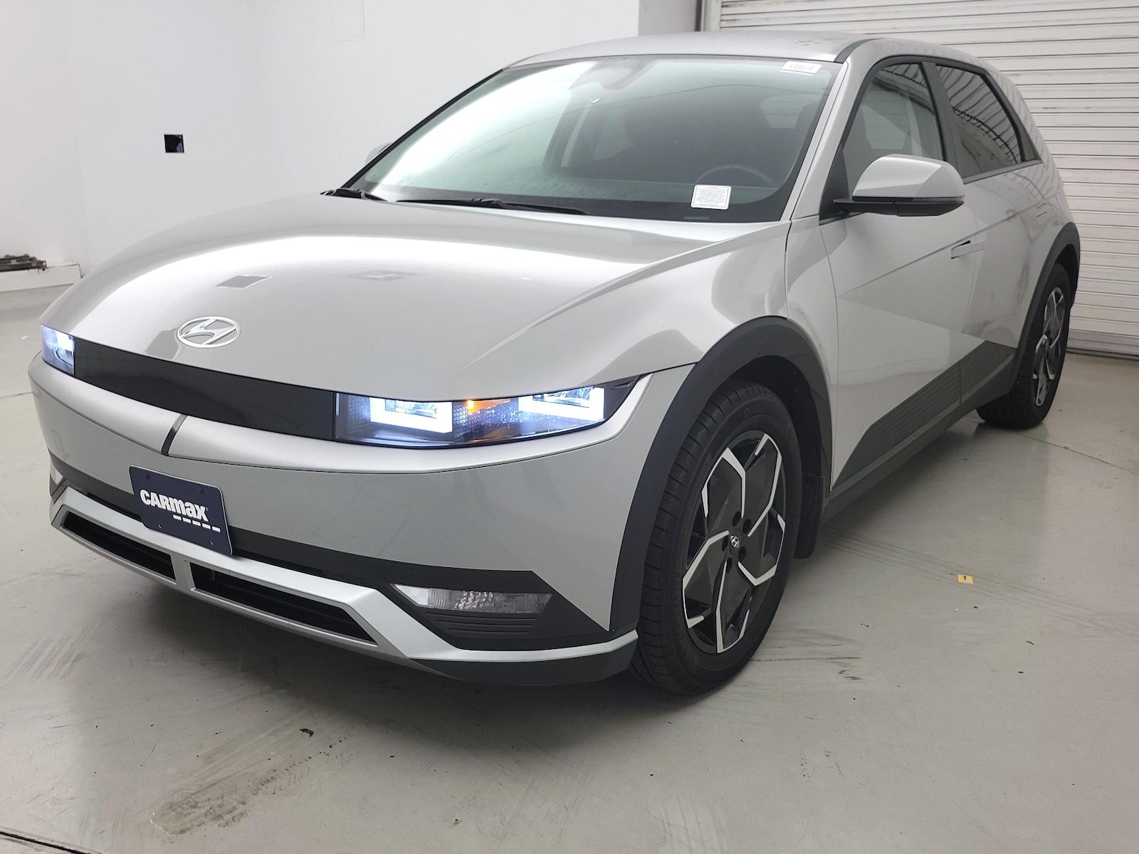 2024 Hyundai IONIQ 5 SE - Photo 3