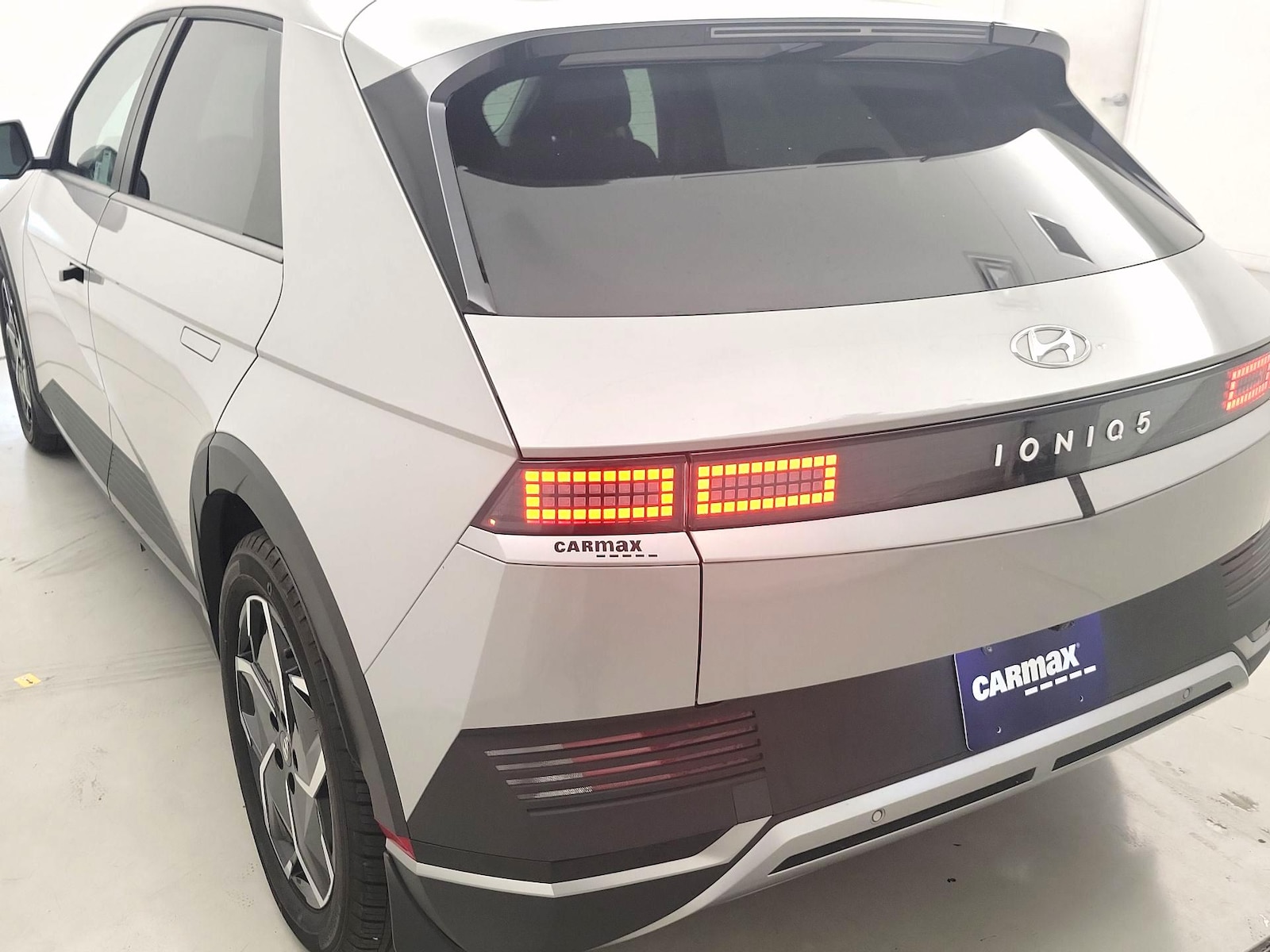 2024 Hyundai IONIQ 5 SE - Photo 7