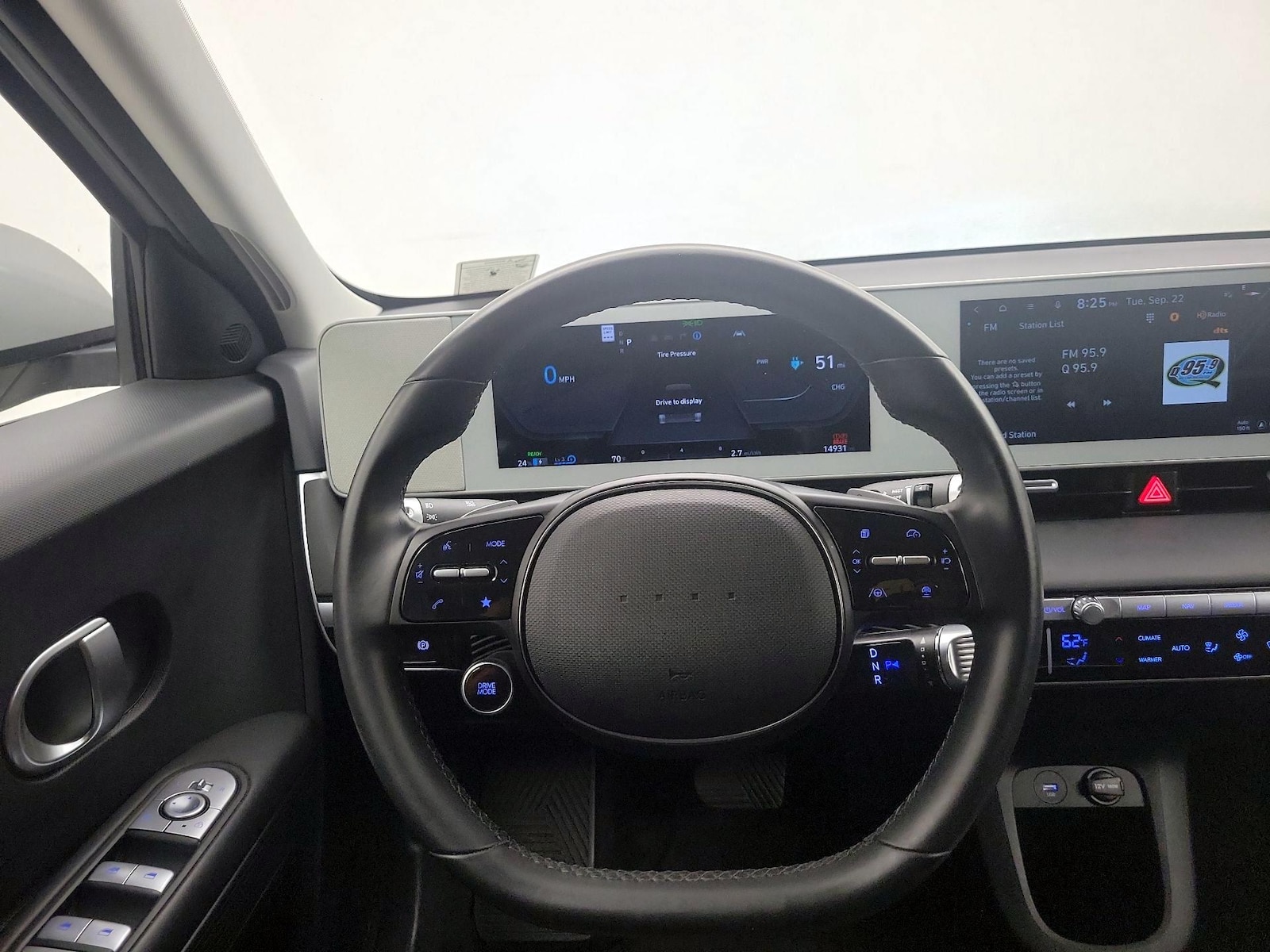 2024 Hyundai IONIQ 5 SE - Photo 9
