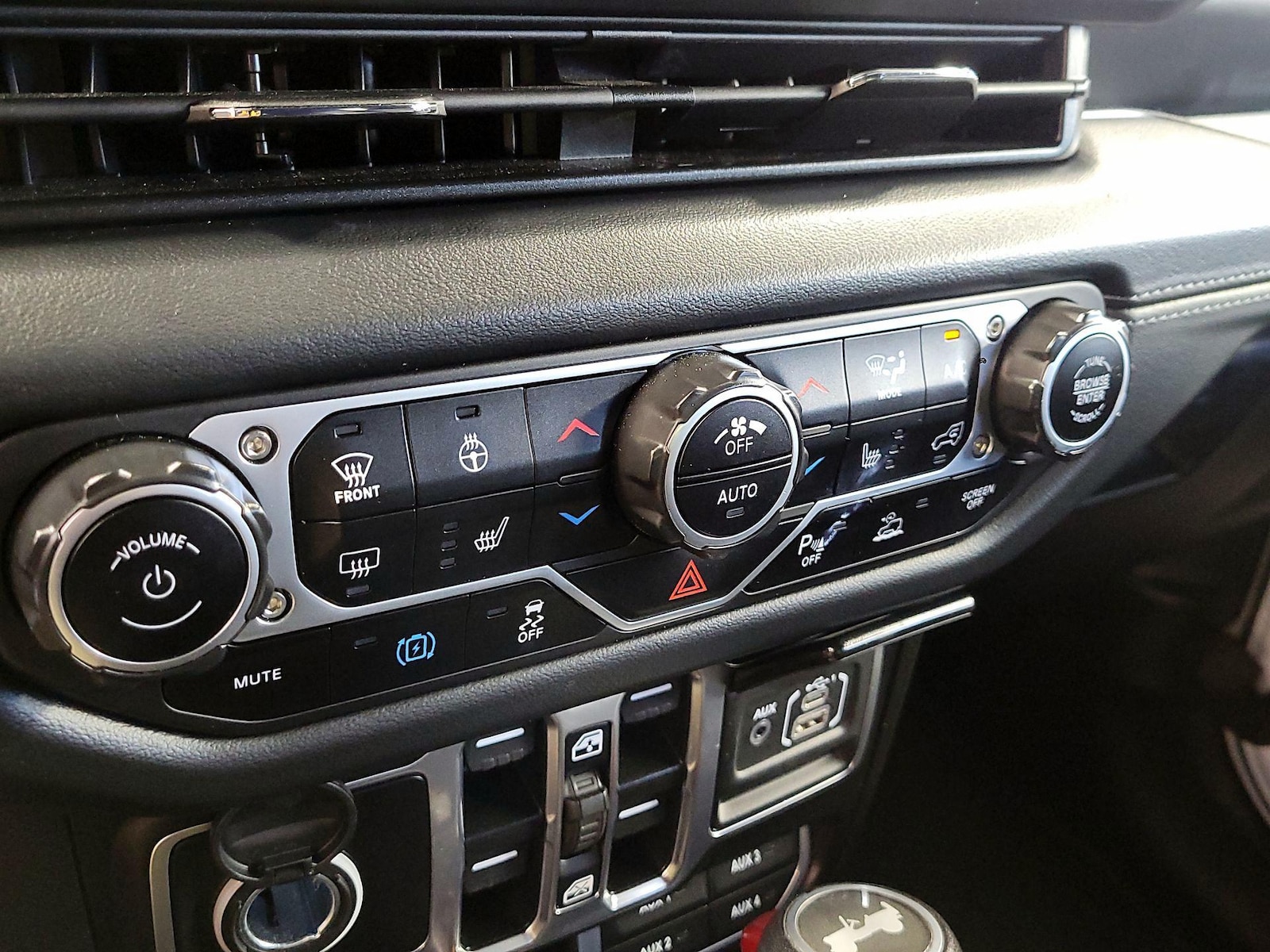 2024 Jeep Wrangler 4xe Sahara 4XE - Photo 18