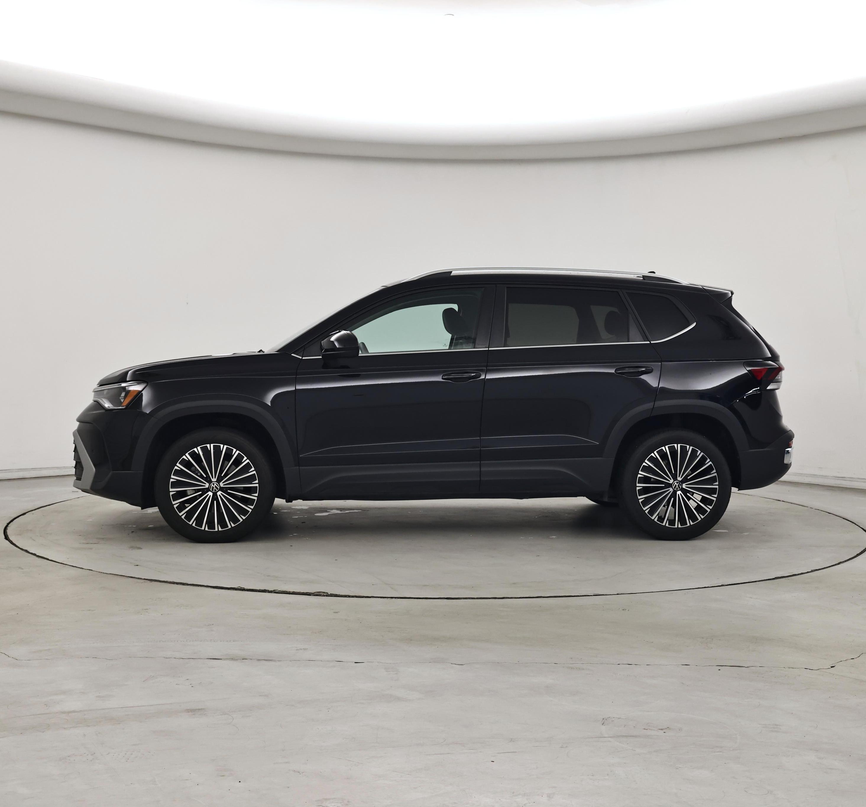 Thumbnail: 2025 Volkswagen Taos - 3
