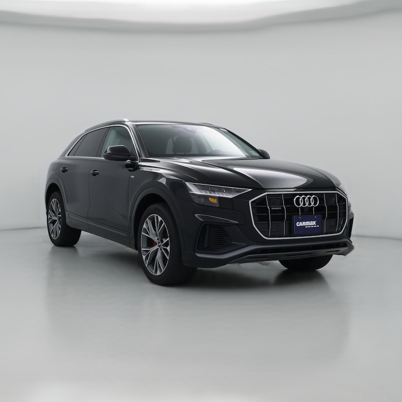 2023 Audi Q8 Premium Plus