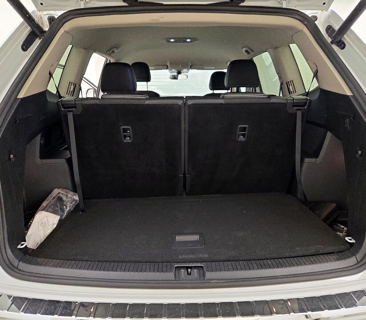 Trunk/Cargo (Seats Up)