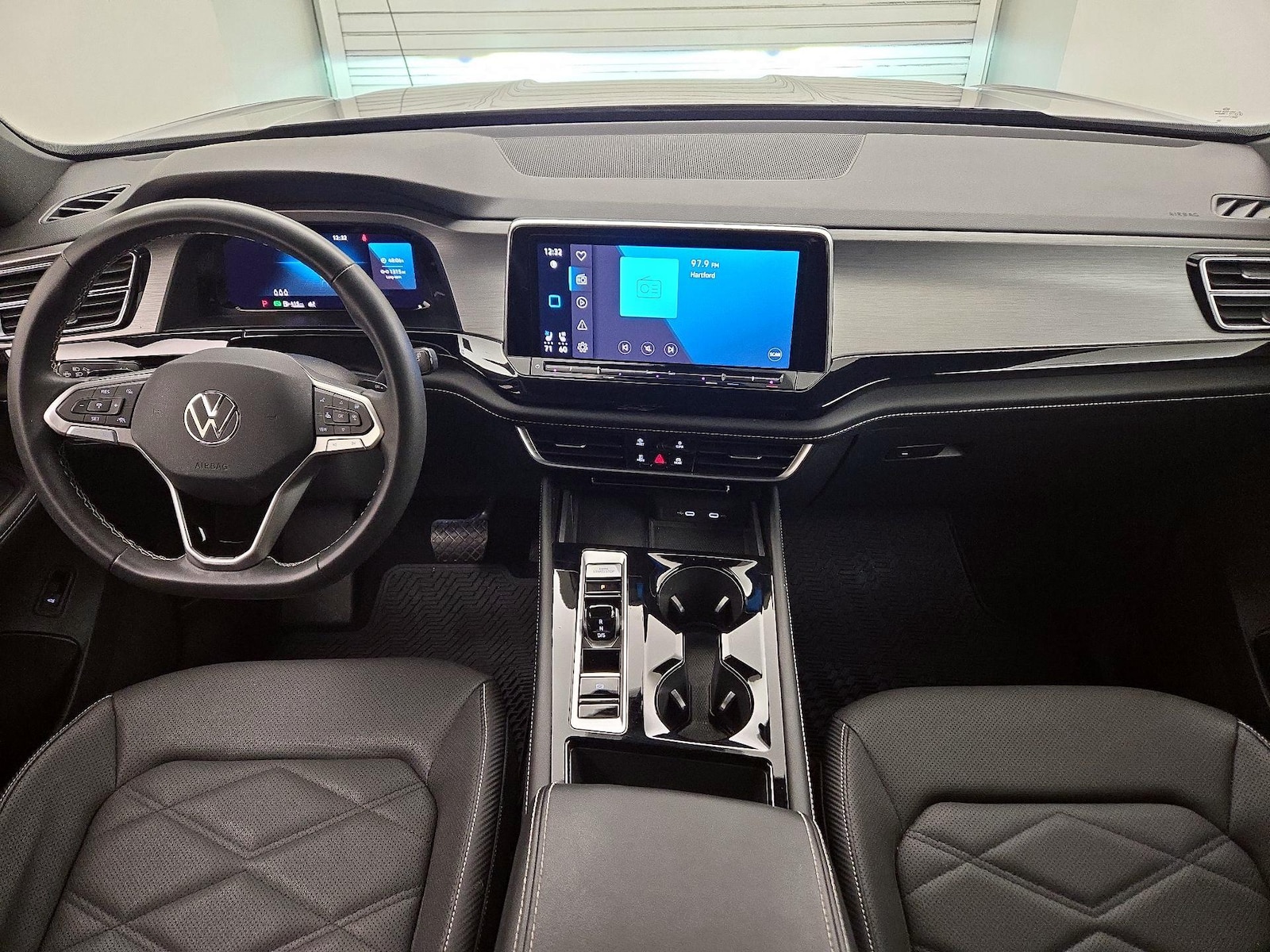 2024 Volkswagen Atlas Cross Sport SE w/Tech - Photo 10