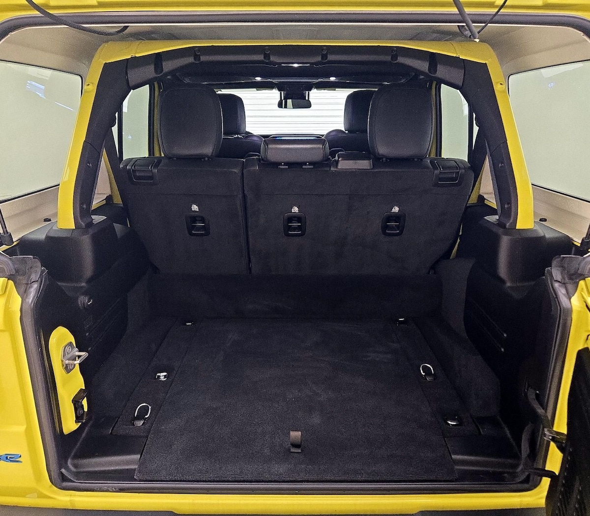 Trunk/Cargo (Seats Up)
