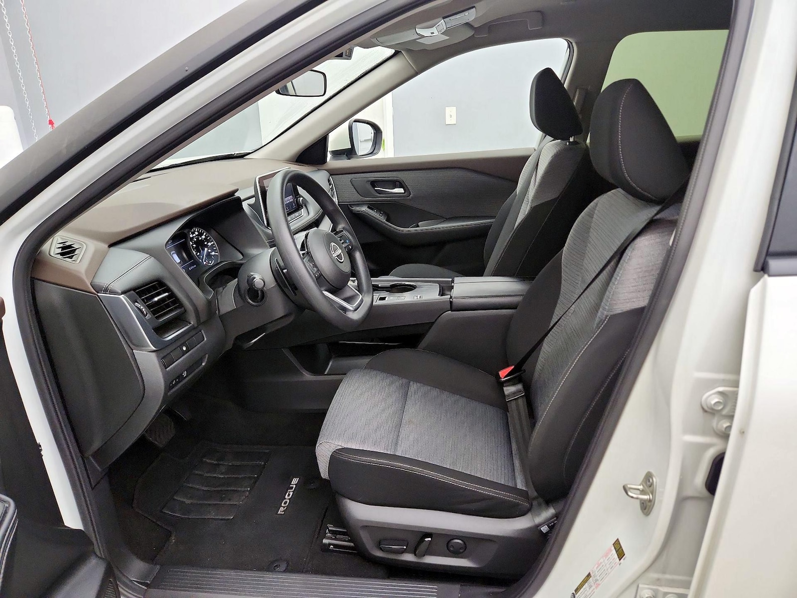 Power Seat(s) & Side Airbags