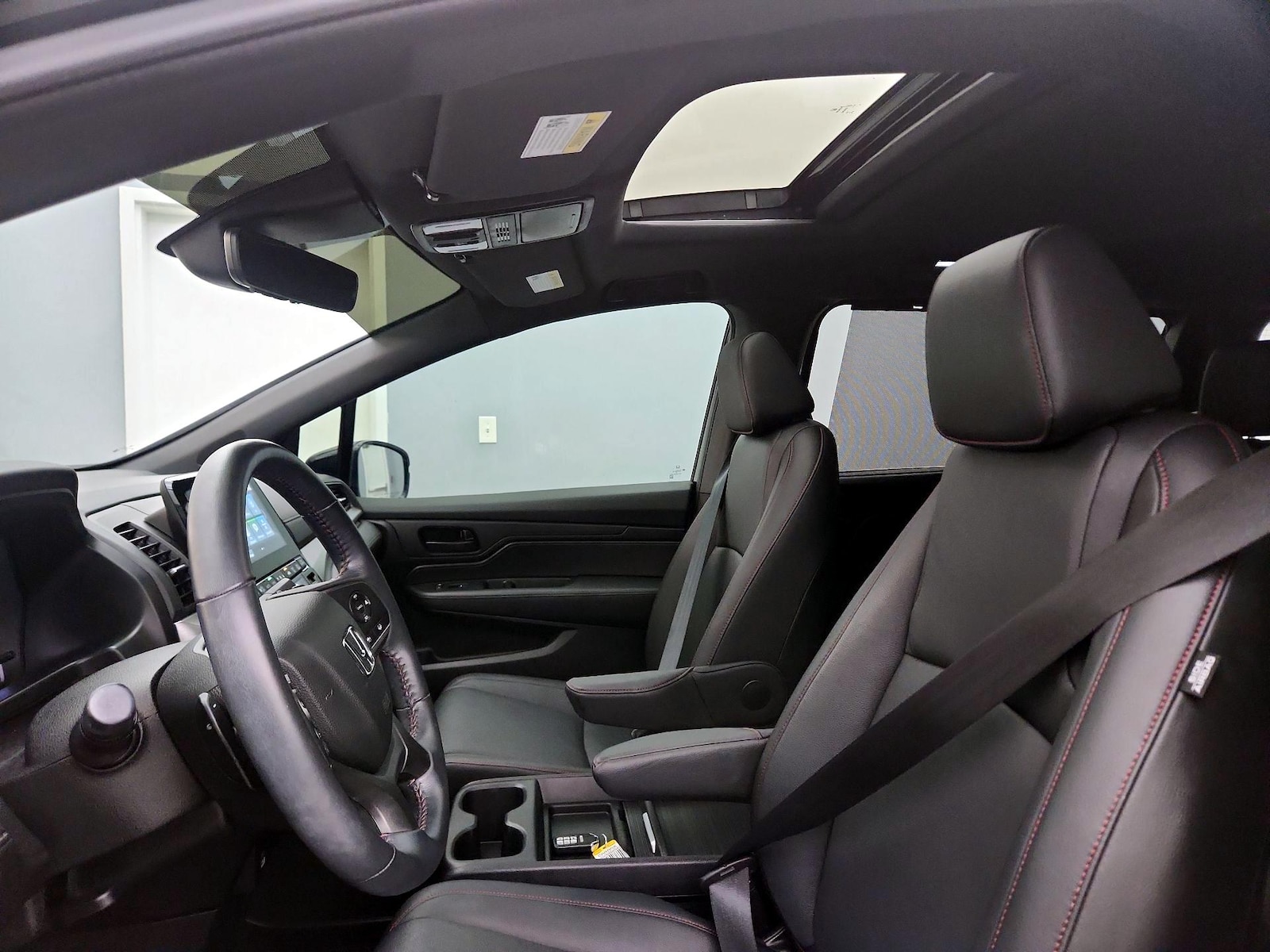 Sunroof(s) & Overhead Airbags