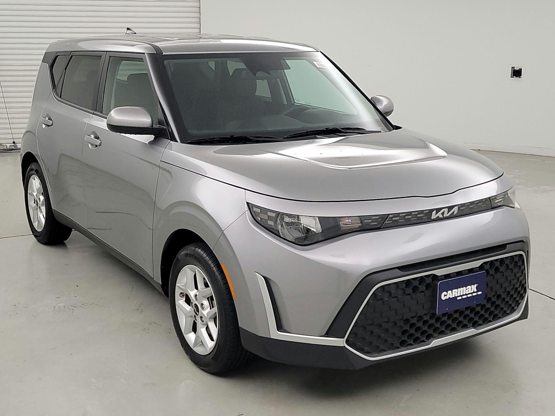 Gray 2025 Kia Soul SUV / Crossover Front-Wheel Drive Automatic