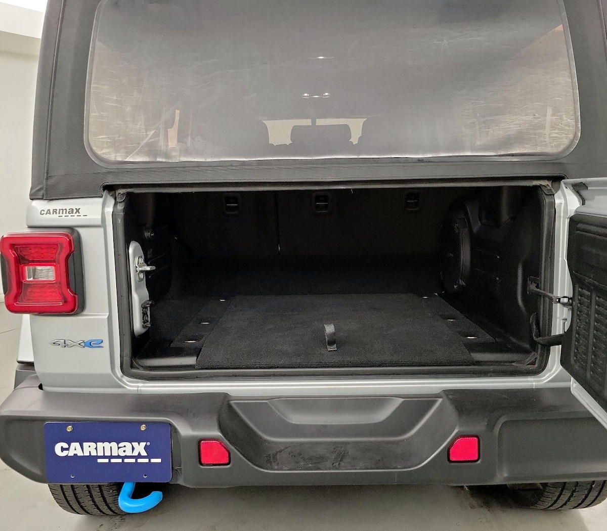 Trunk/Cargo (Seats Up)