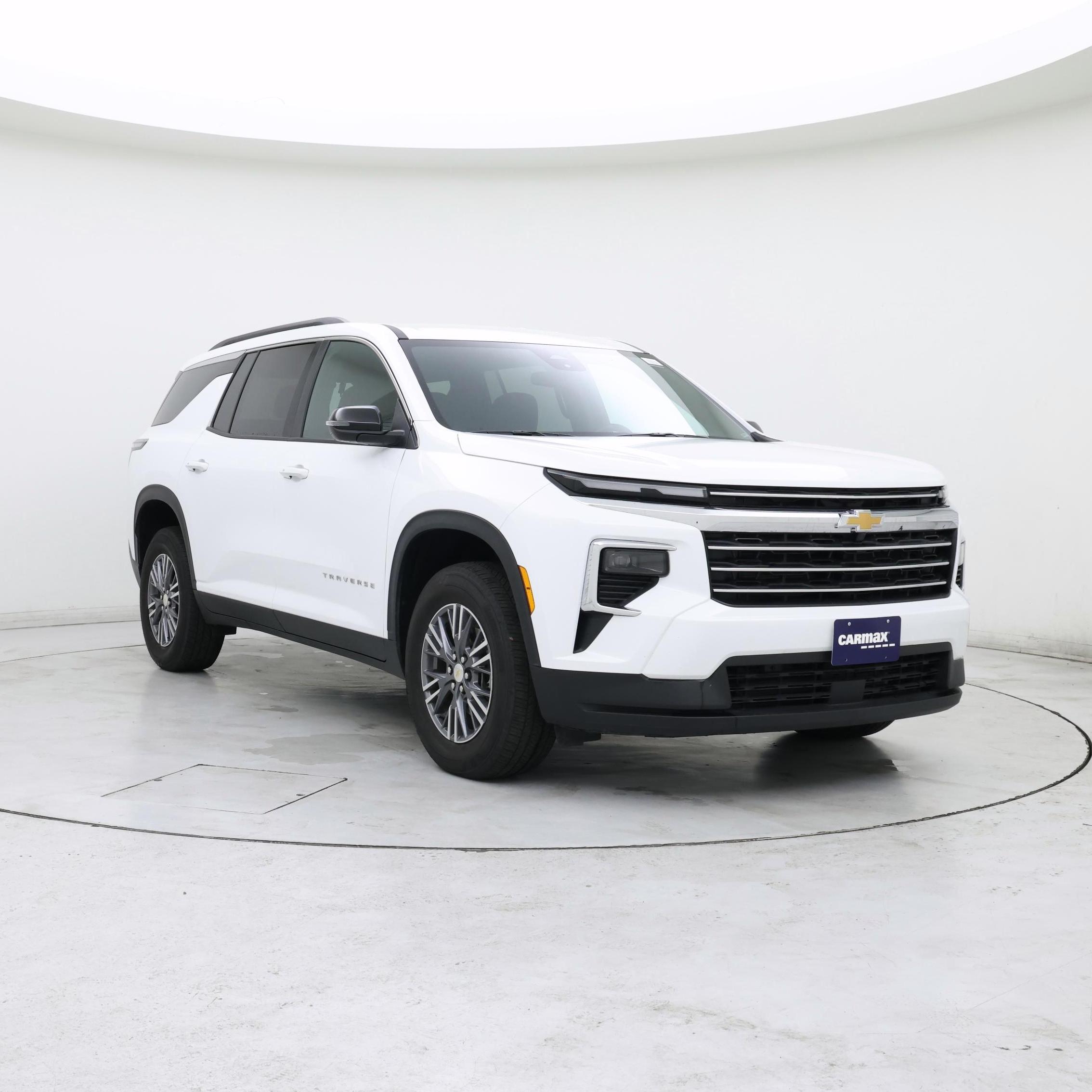 White 2026 Chevrolet Traverse SUV / Crossover Four-Wheel Drive Automatic