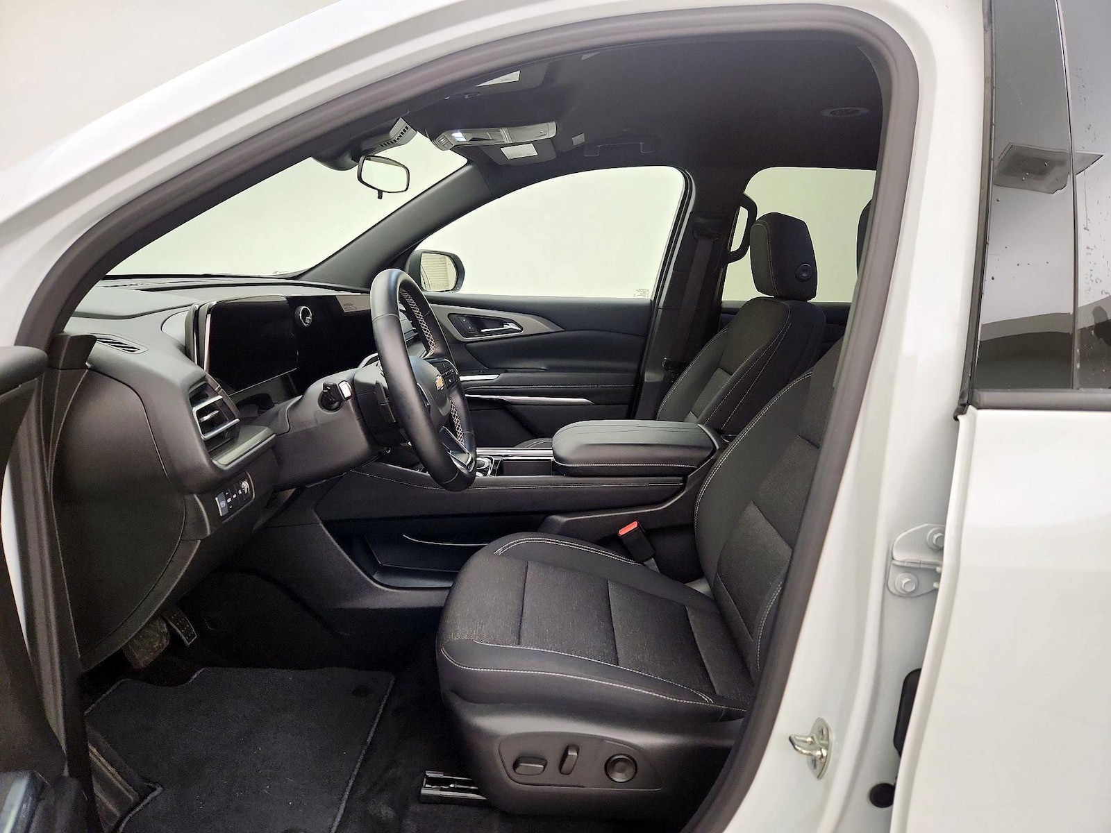 2026 Chevrolet Traverse LT - Photo 12